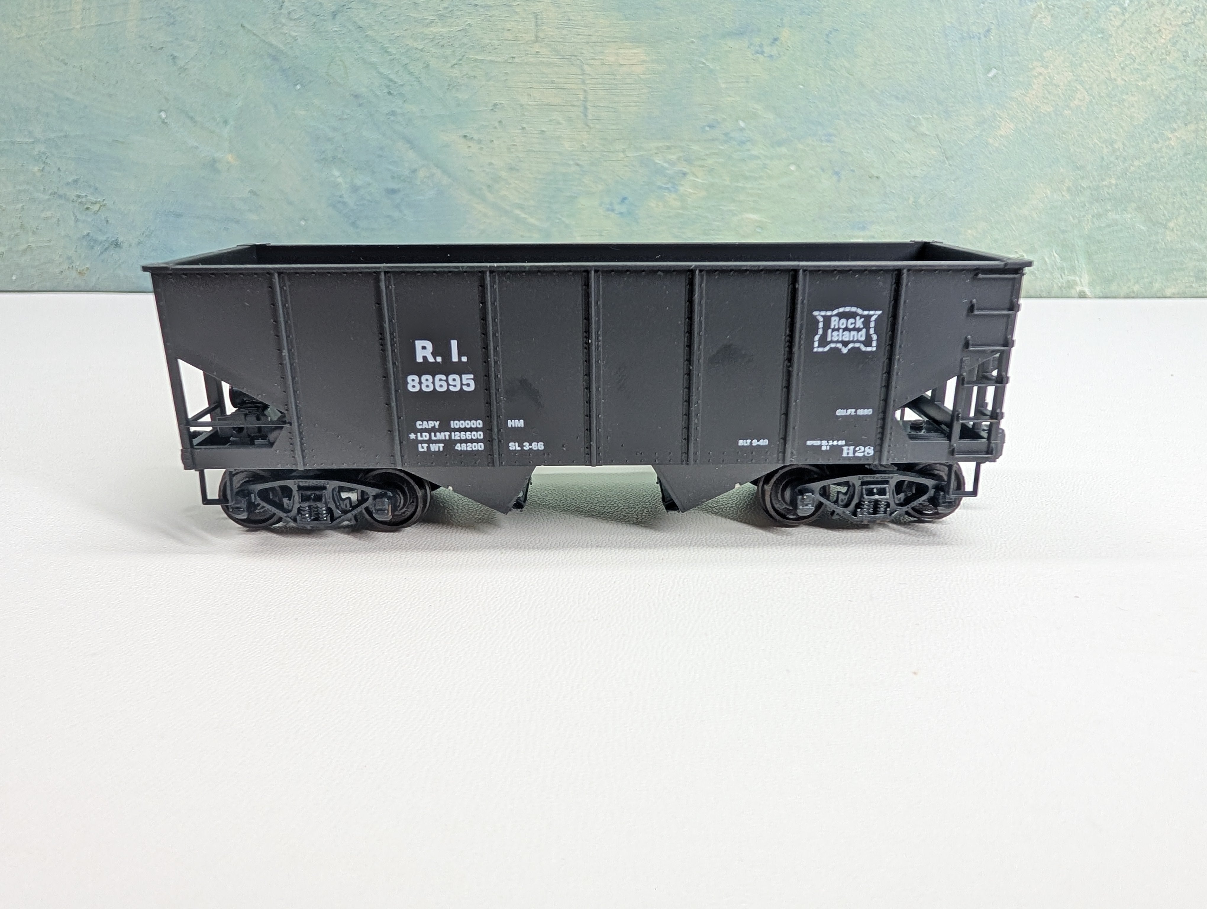 USED Accurail HO Scale 2 Bay Hopper Rock Island RI #88695