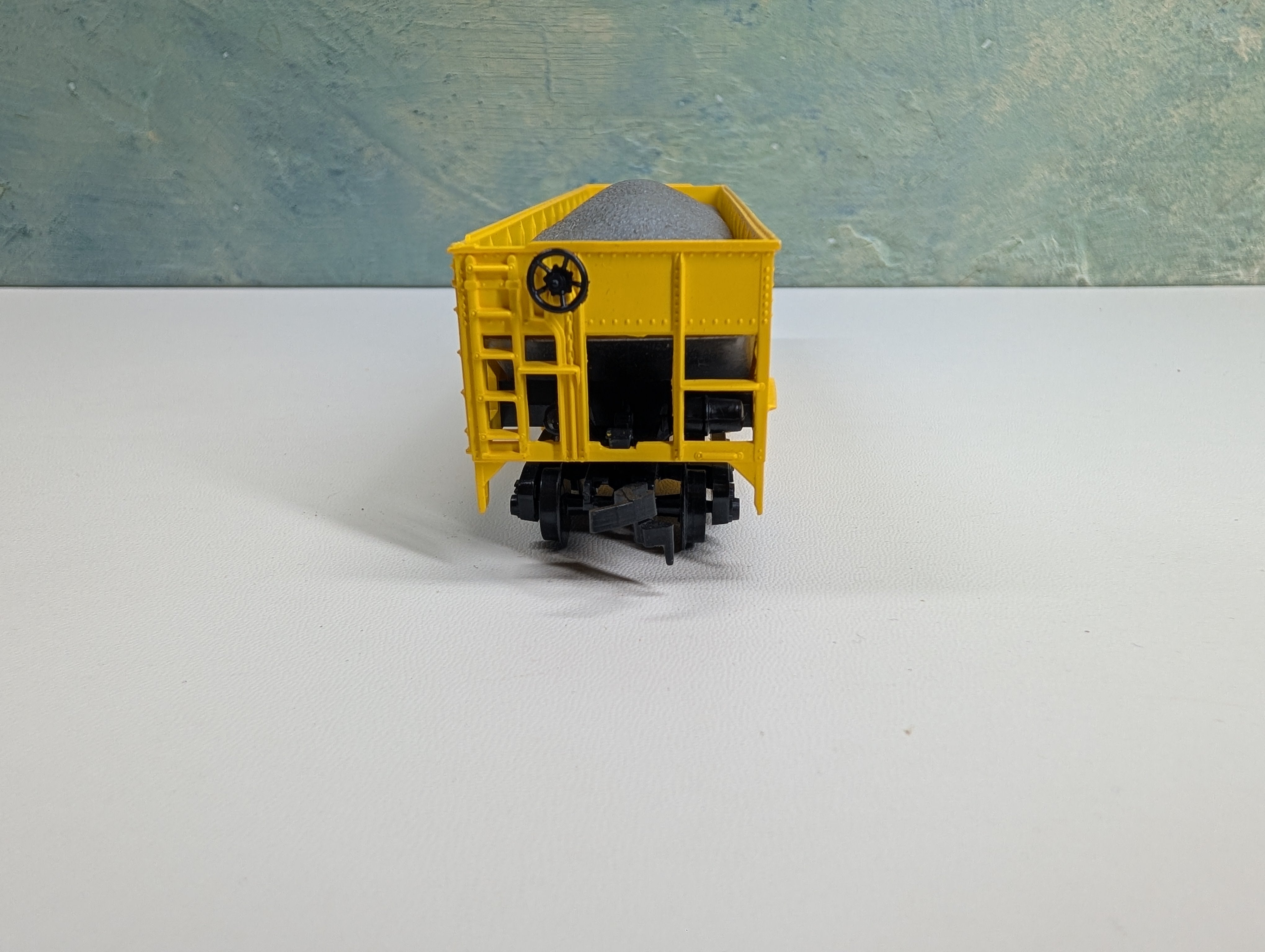 USED Model Power HO Scale Quad Hopper Peabody PSL #6671 w/ Rock Load