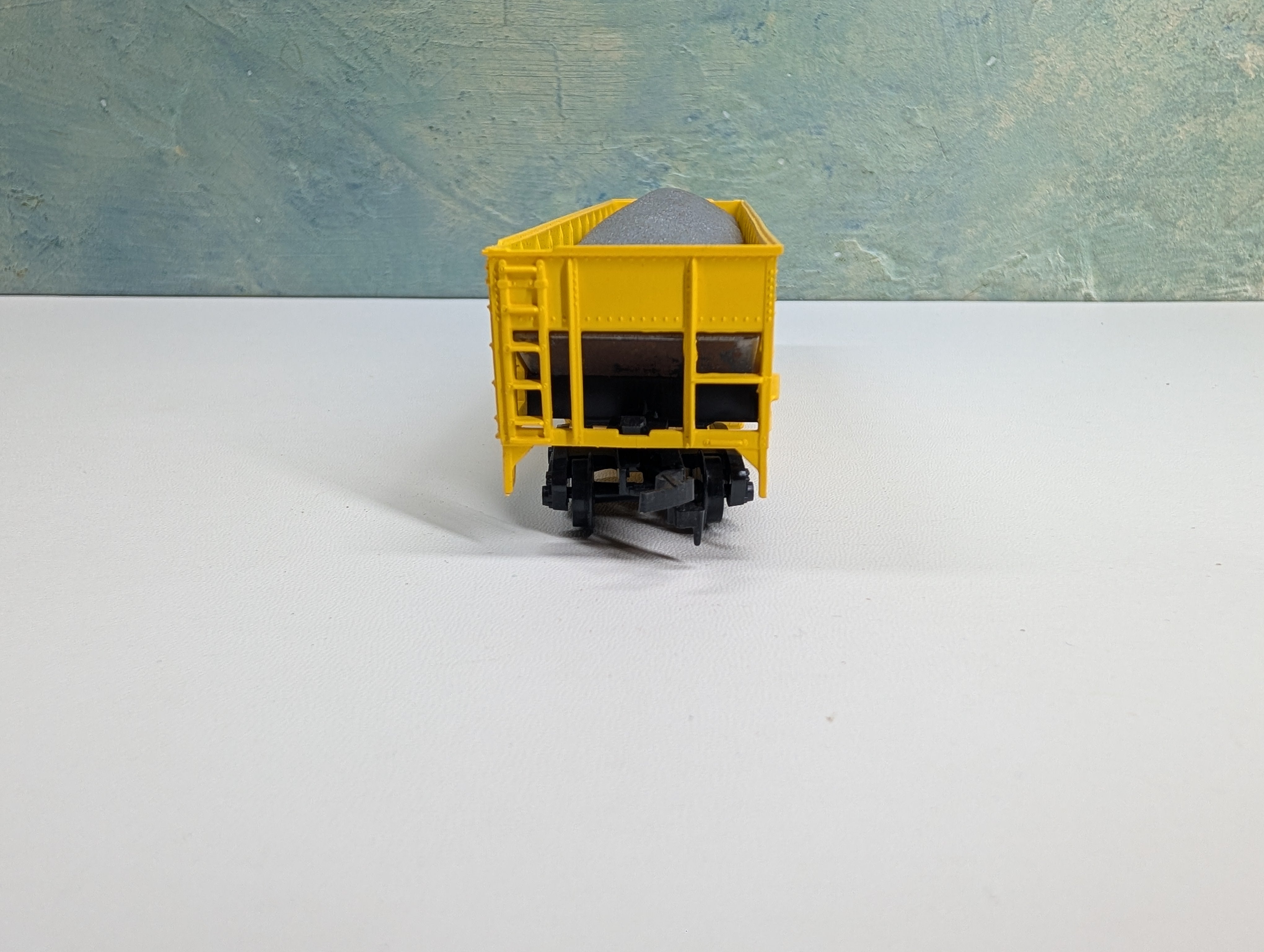 USED Model Power HO Scale Quad Hopper Peabody PSL #6671 w/ Rock Load