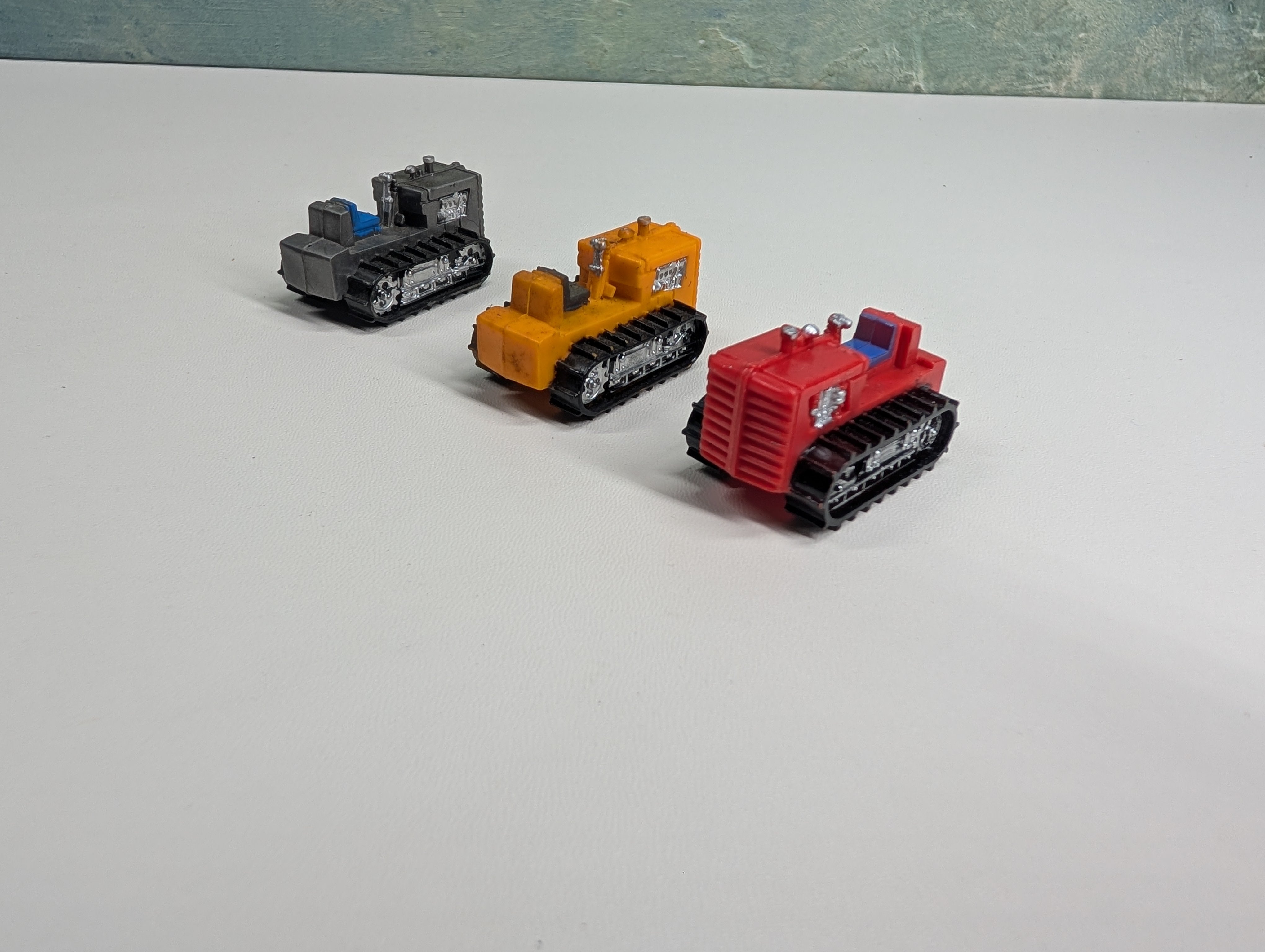 USED Tyco HO Scale Tractor Load for Flat Cars (3 pcs)