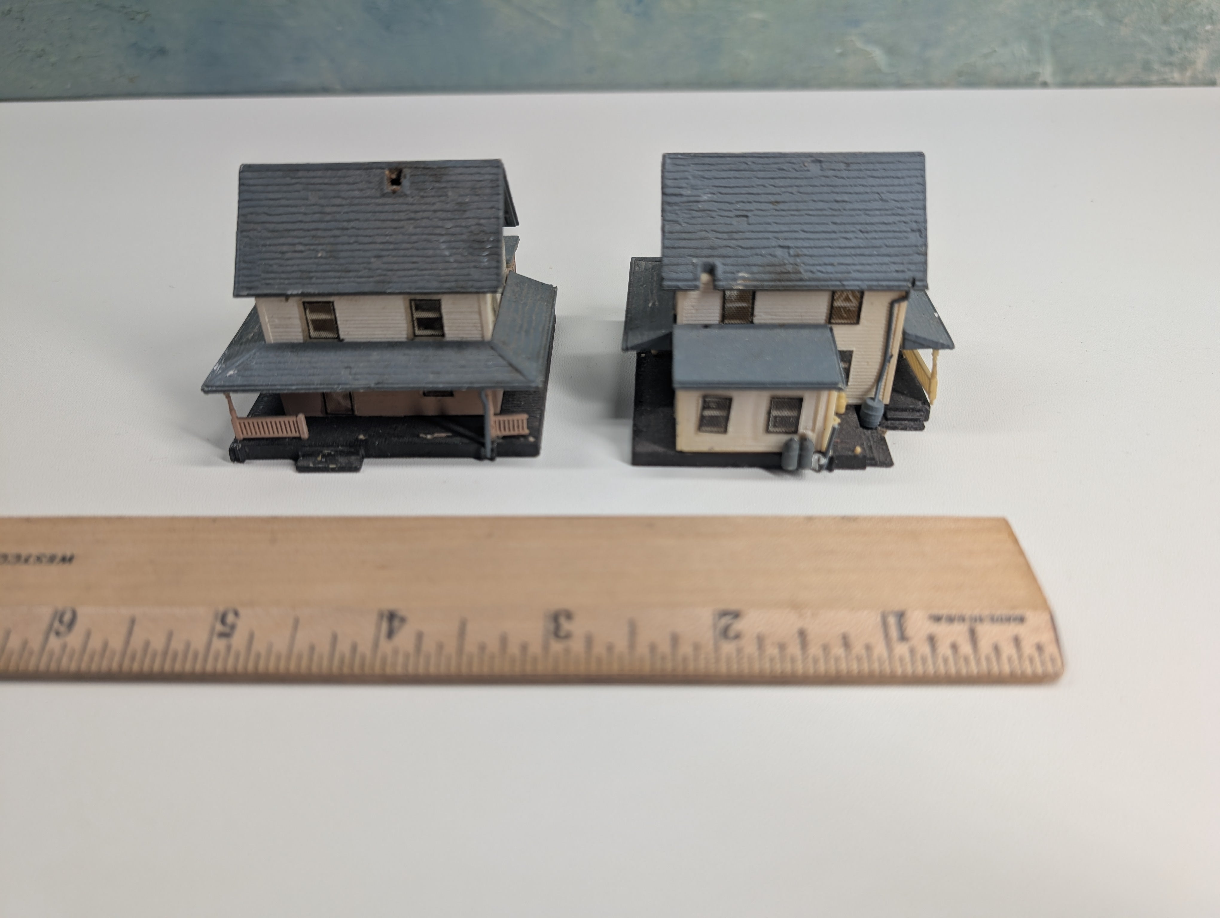 USED Bachmann N Scale Lot of 2 Houses (2 pcs)