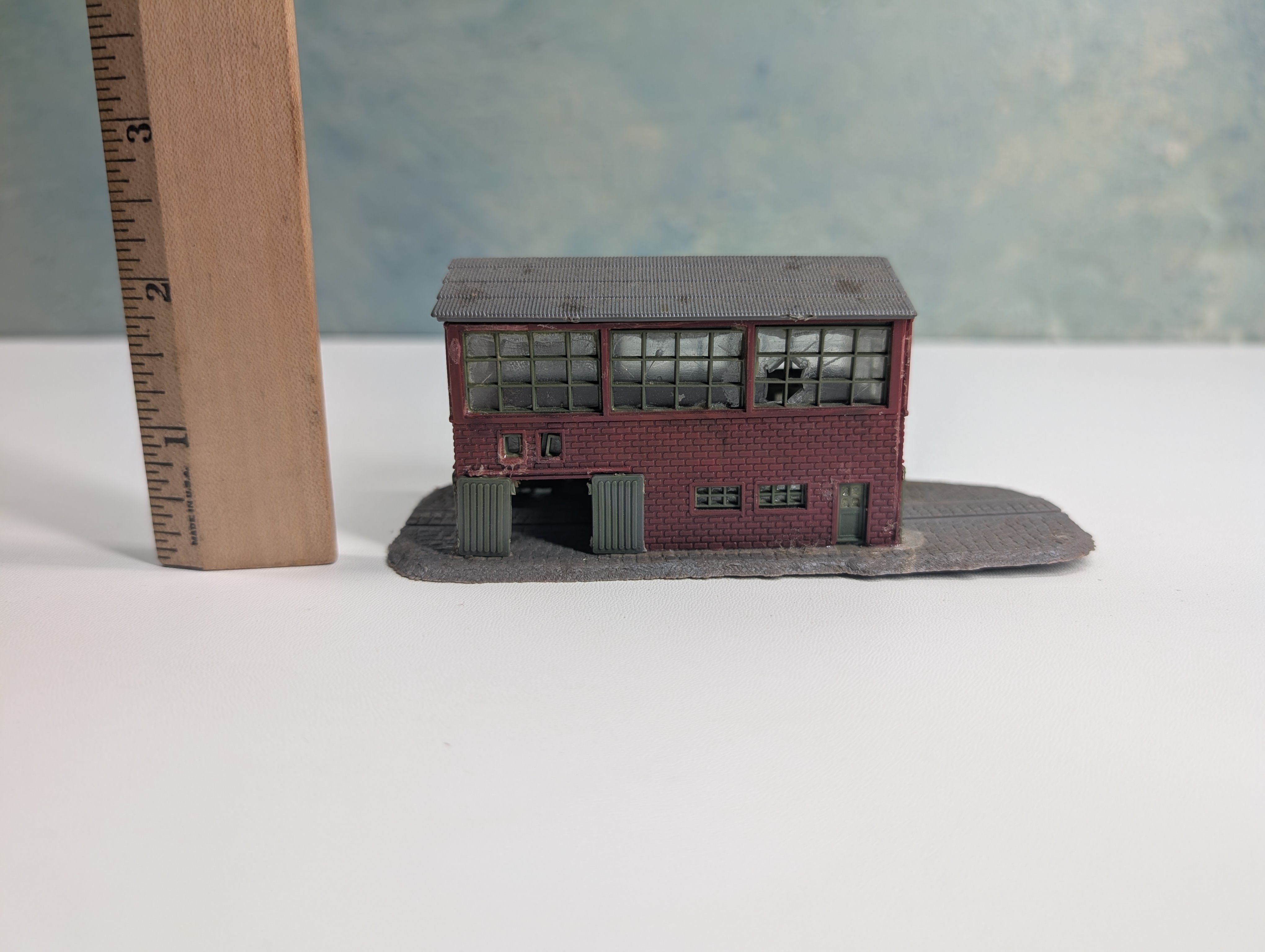 USED N Scale Abandoned Brick Warehouse