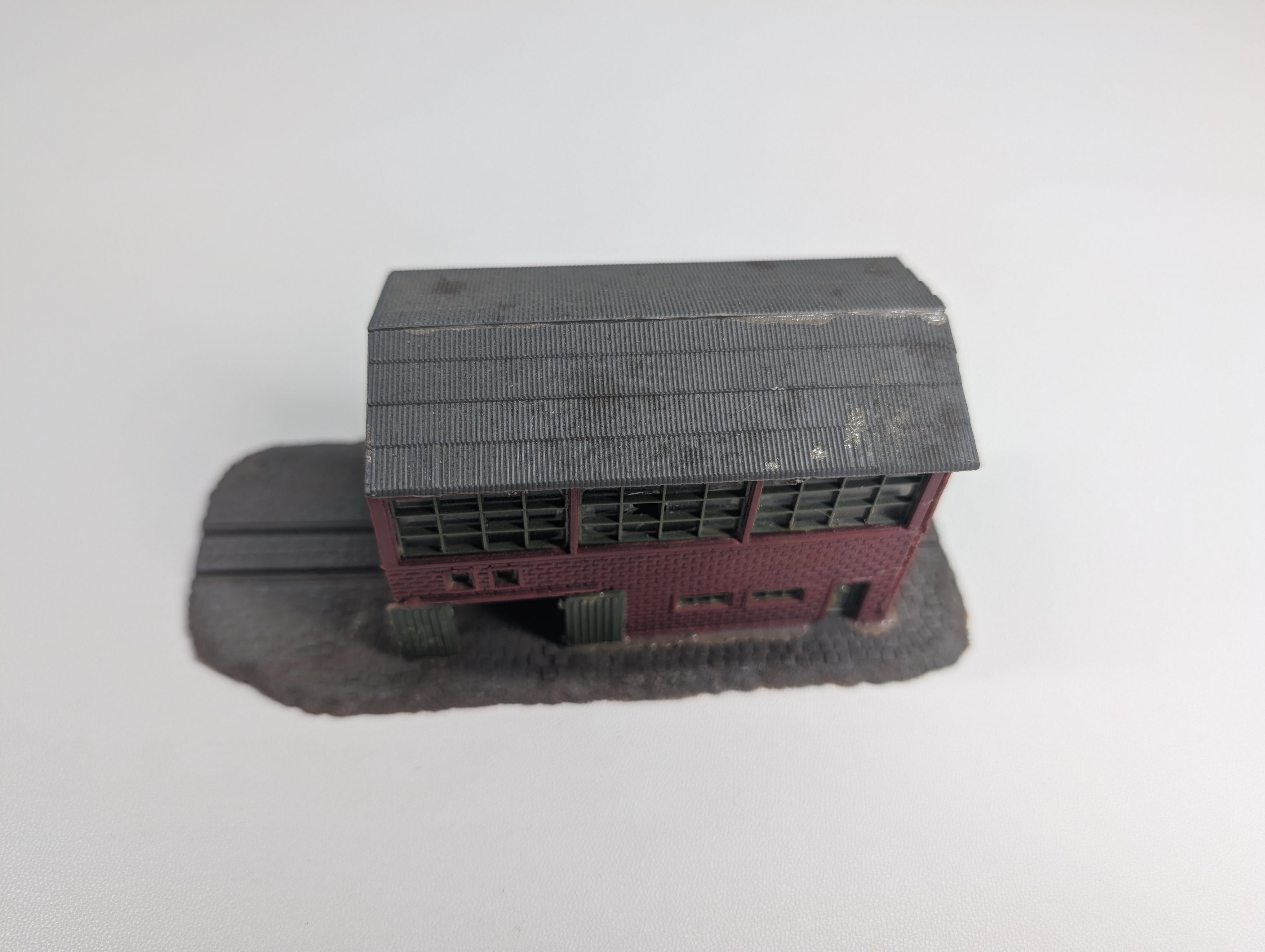 USED N Scale Abandoned Brick Warehouse