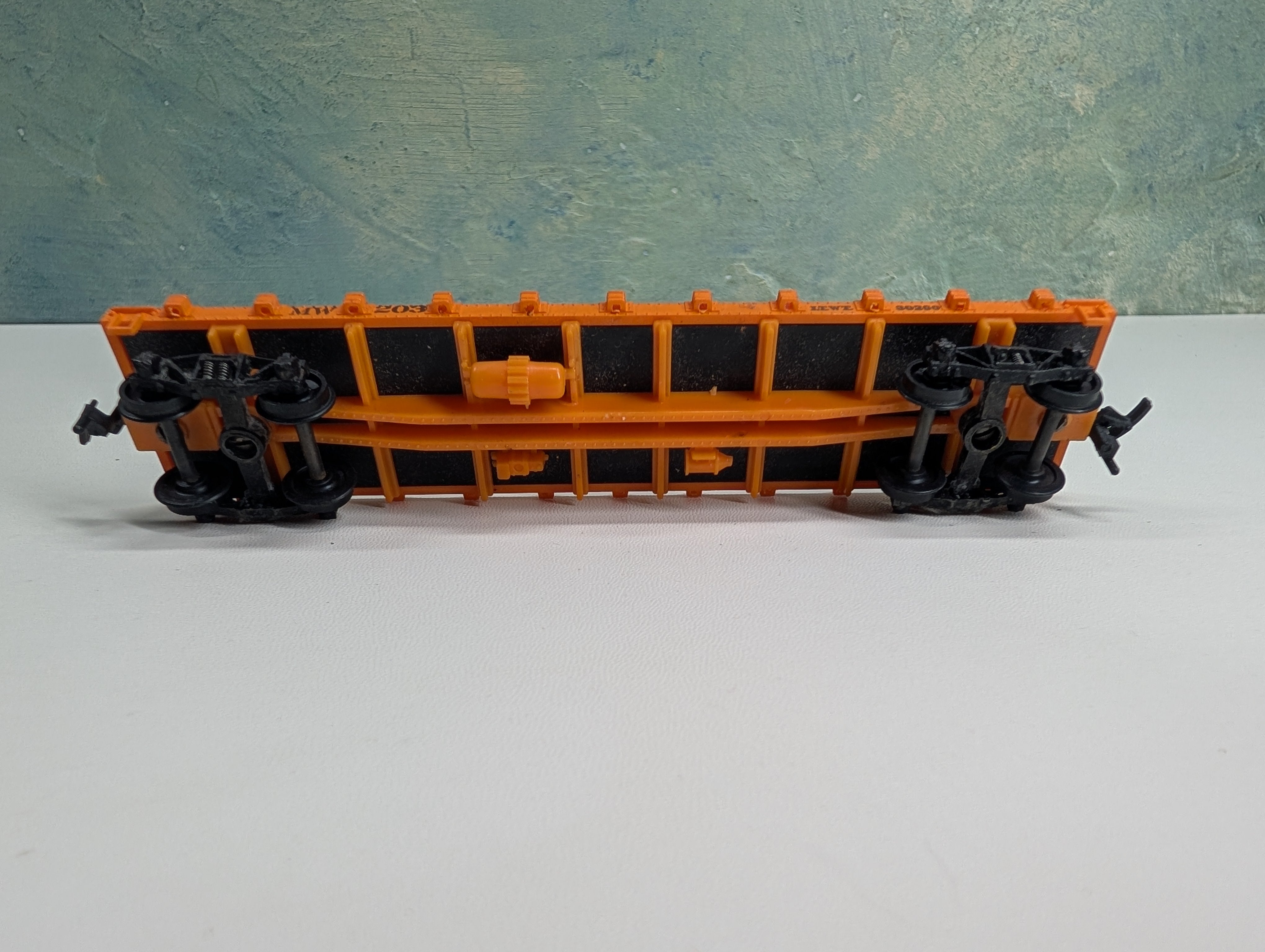 USED TRU SCALE HO Scale 40' MOW Flat Car Orange MW #203
