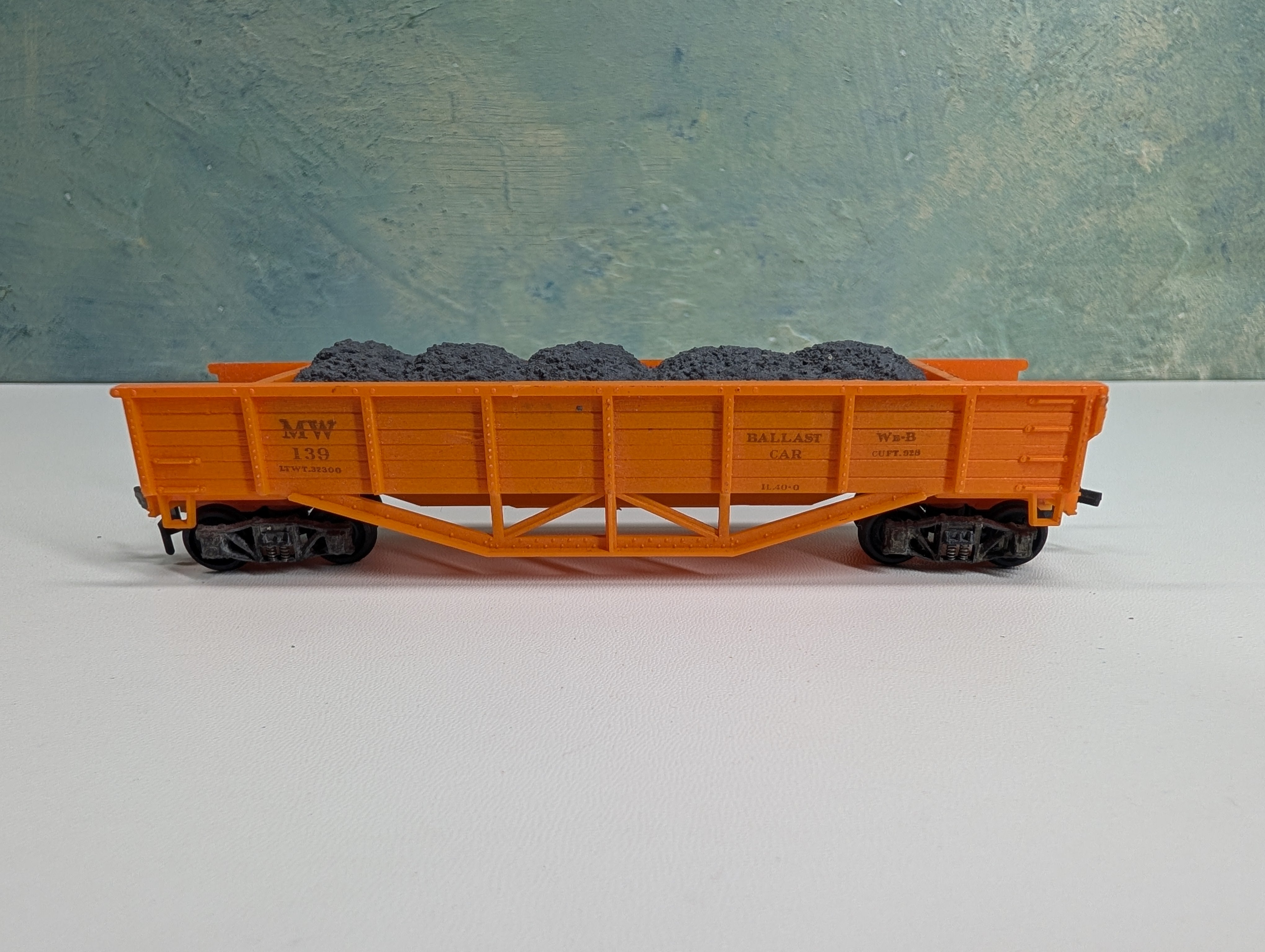 USED TRU SCALE HO Scale MOW Orange Ballast Car w/ Load MW #139