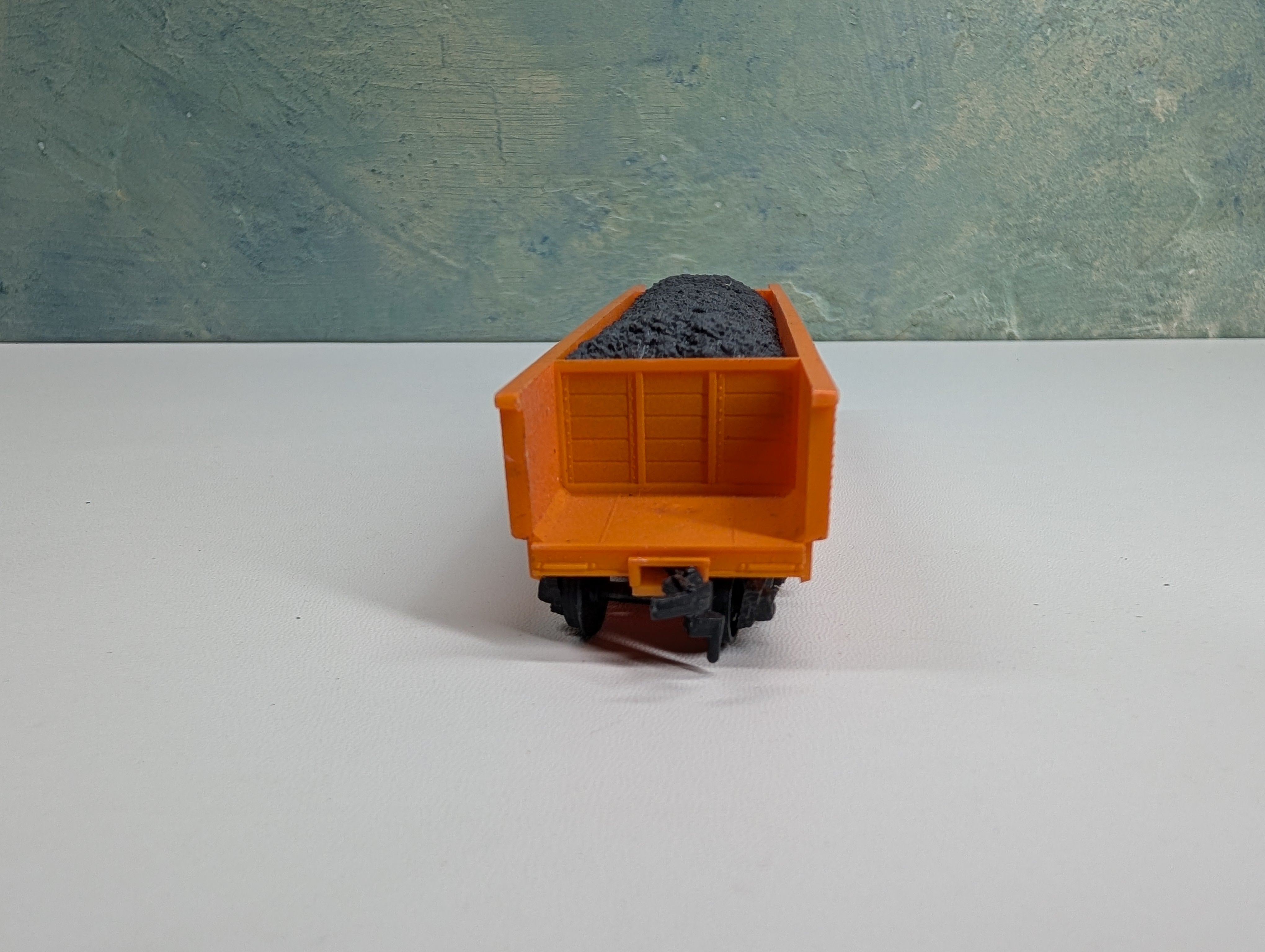 USED TRU SCALE HO Scale MOW Orange Ballast Car w/ Load MW #139