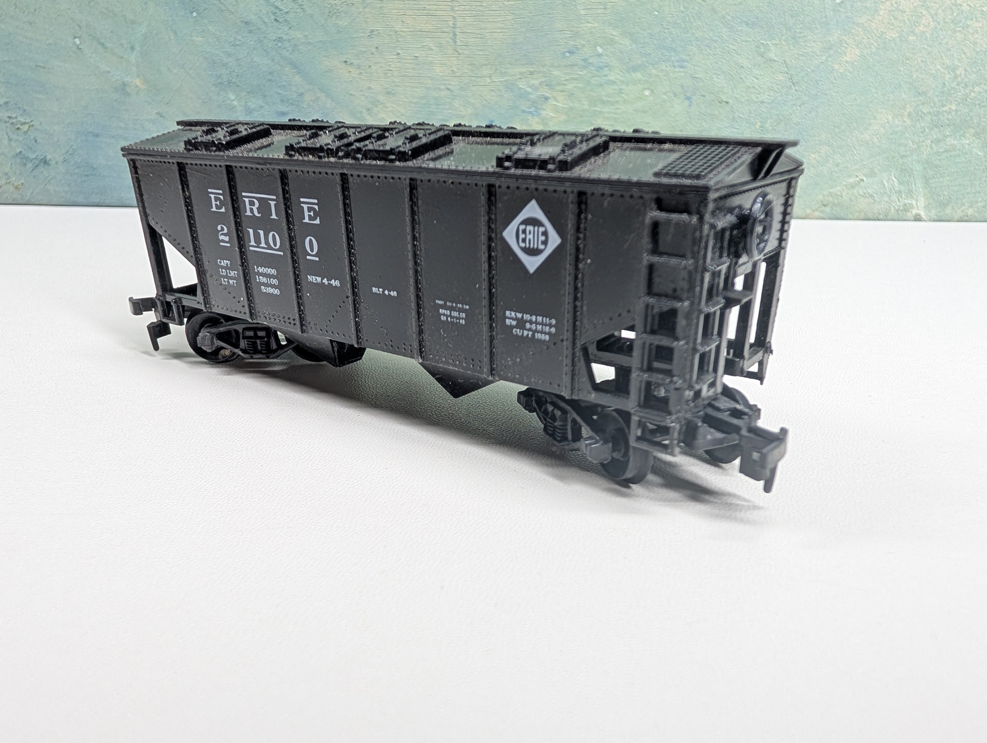 USED Life-Like HO Scale 2 Bay Covered Hopper Erie #21100