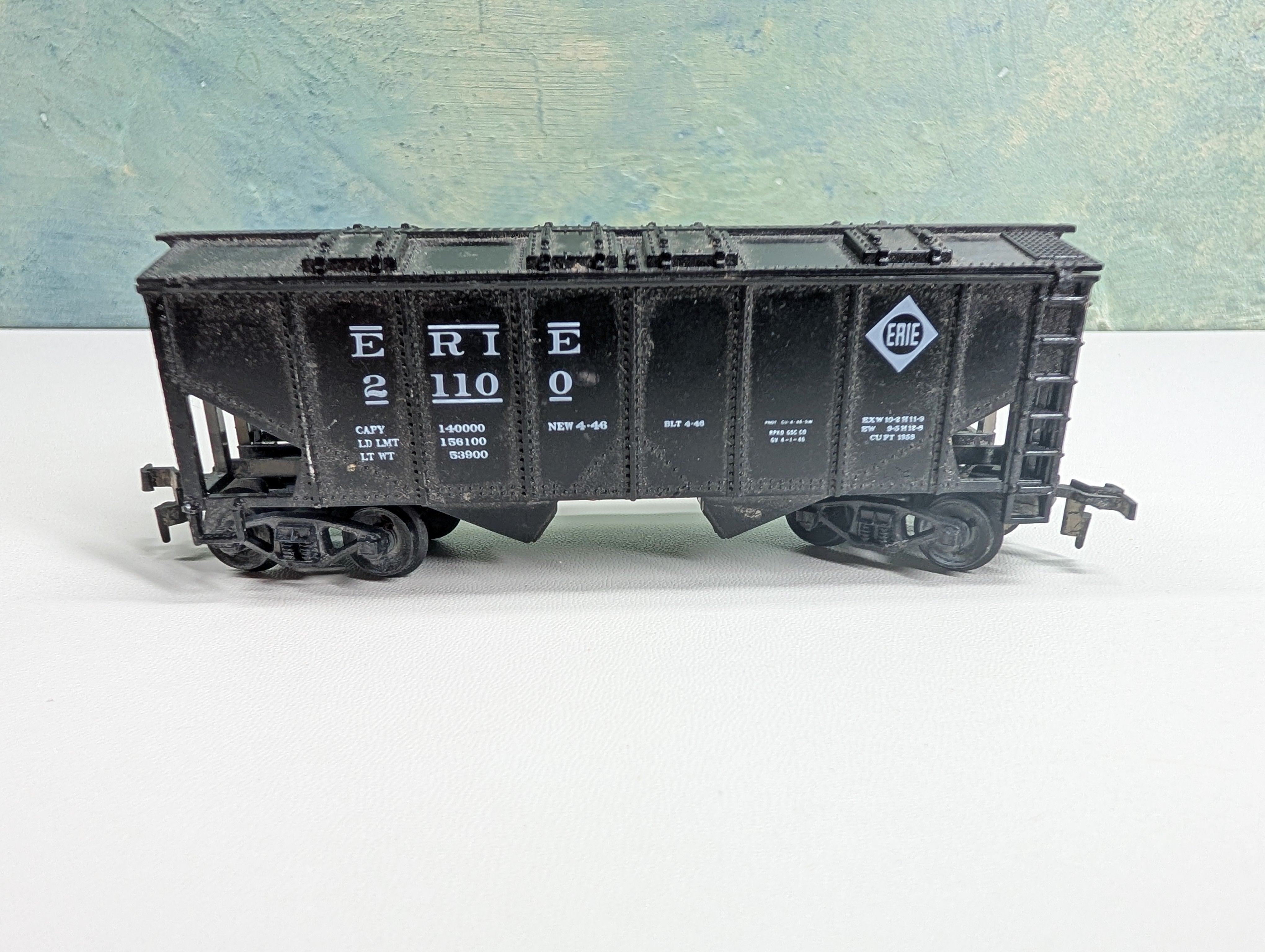 USED Life-Like HO Scale 2 Bay Covered Hopper Erie #21100