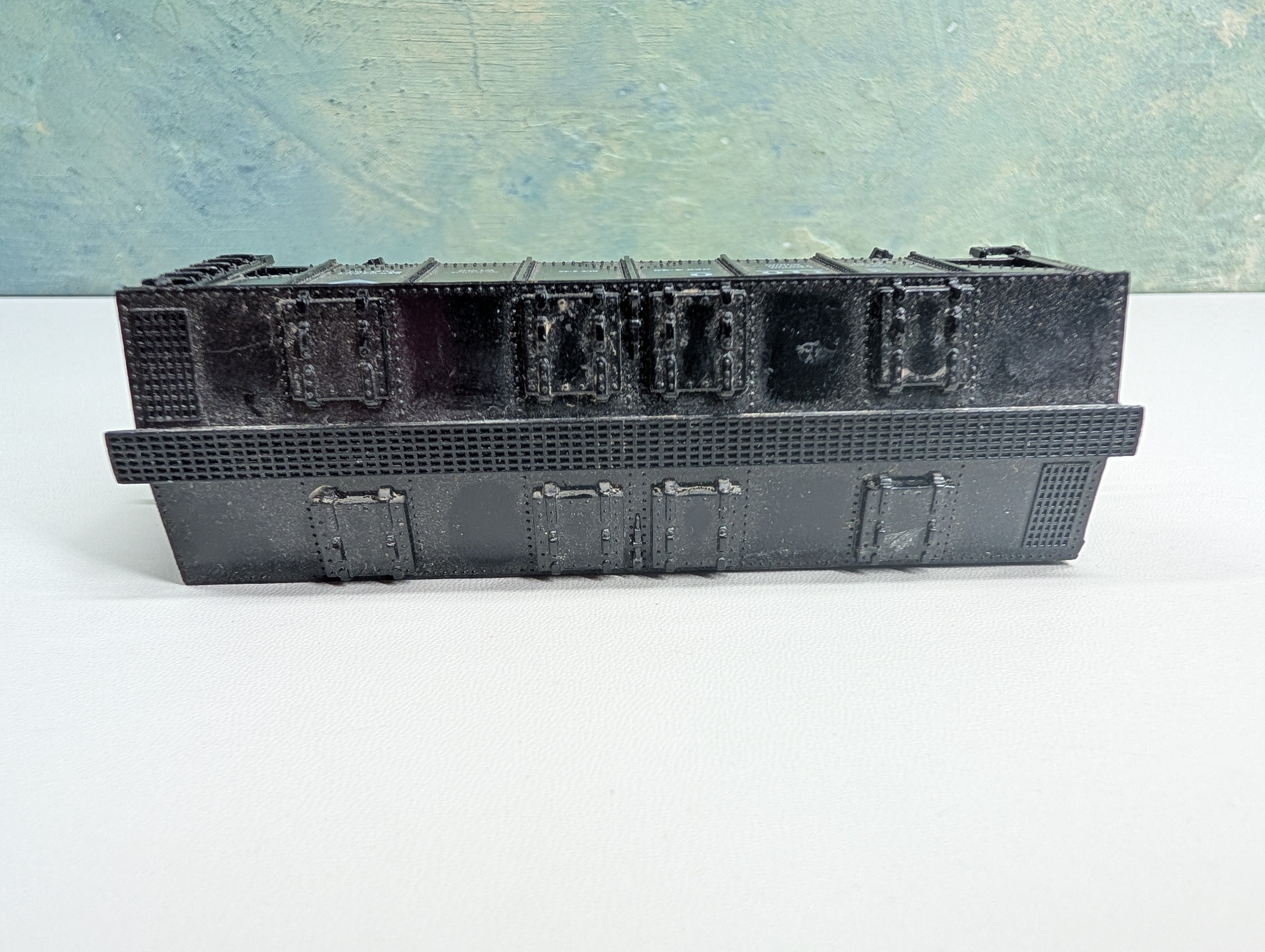 USED Life-Like HO Scale 2 Bay Covered Hopper Erie #21100