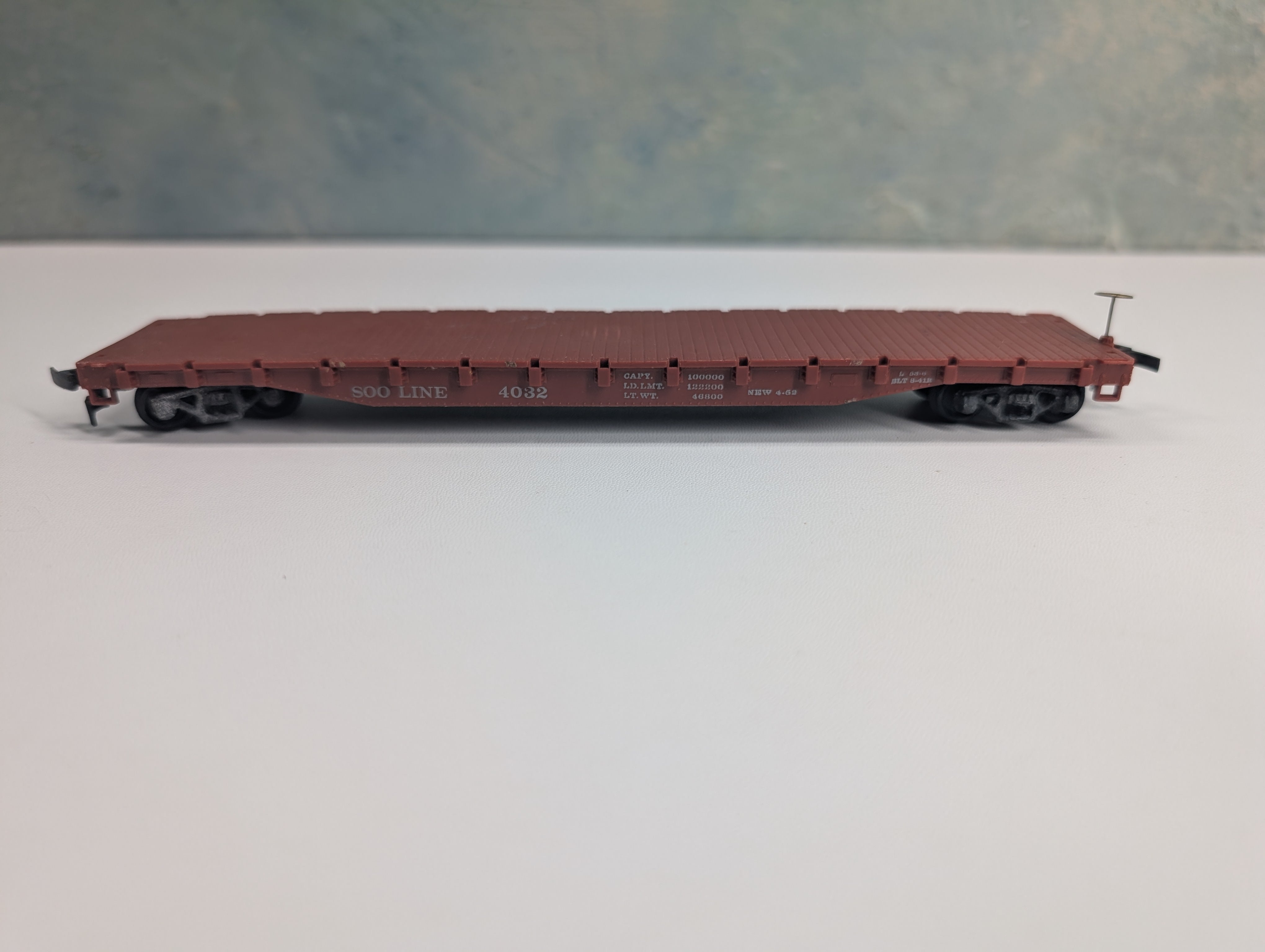 USED REVELL HO Scale 50' Flat Car SOO Line #4032