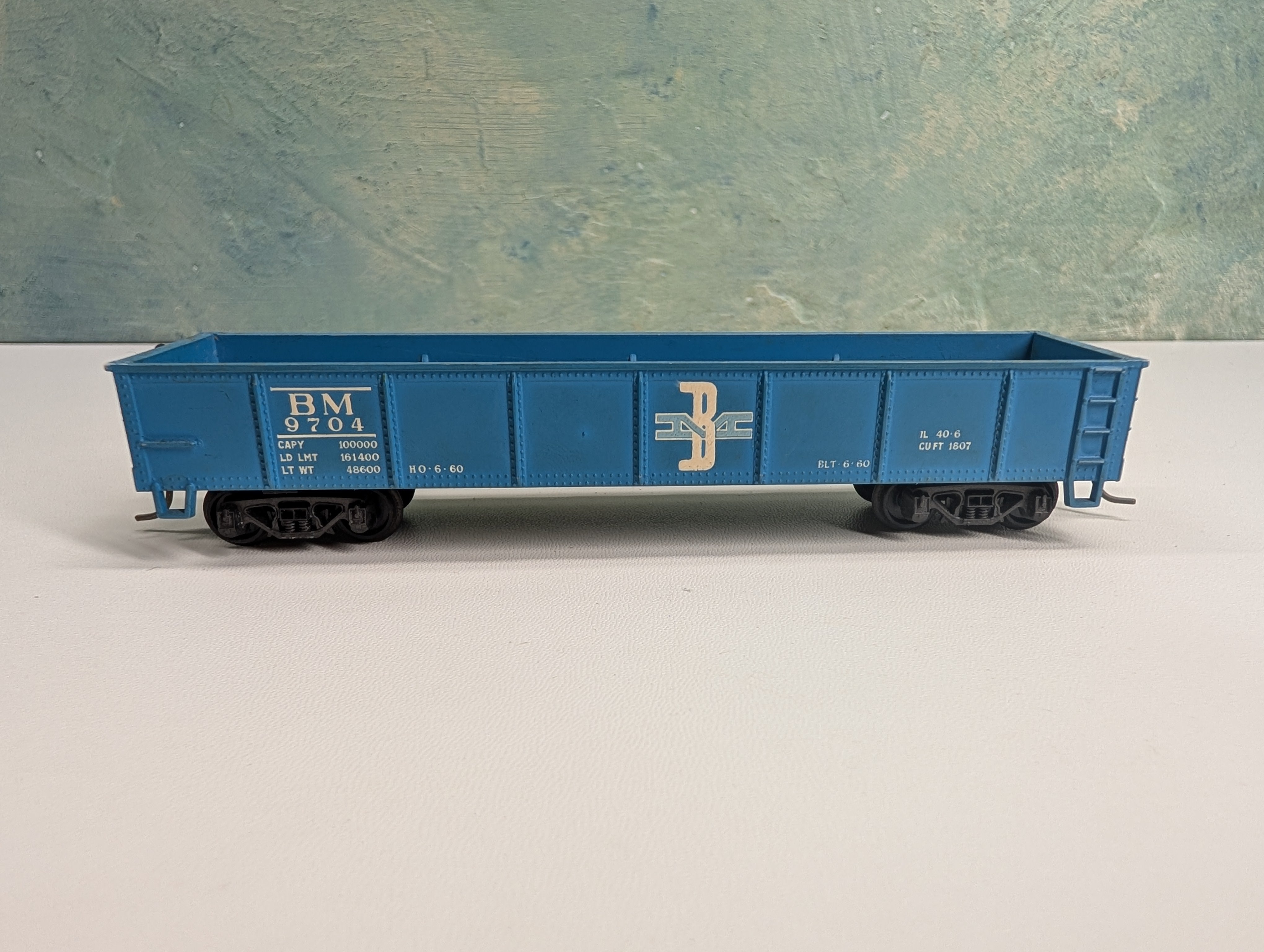 USED Rivarossi HO Scale 40' Gondola Boston and Maine BM #9704