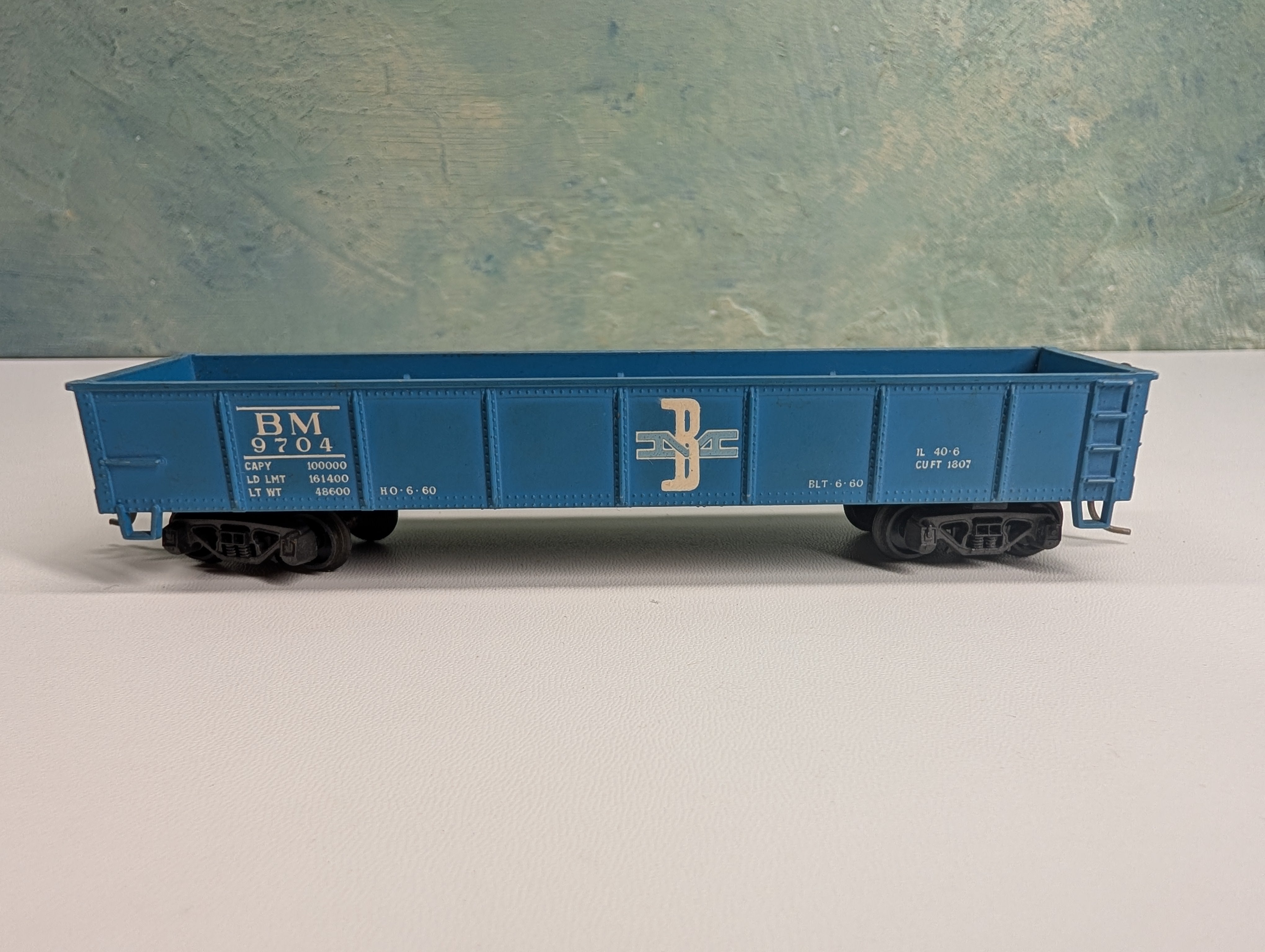 USED Rivarossi HO Scale 40' Gondola Boston and Maine BM #9704