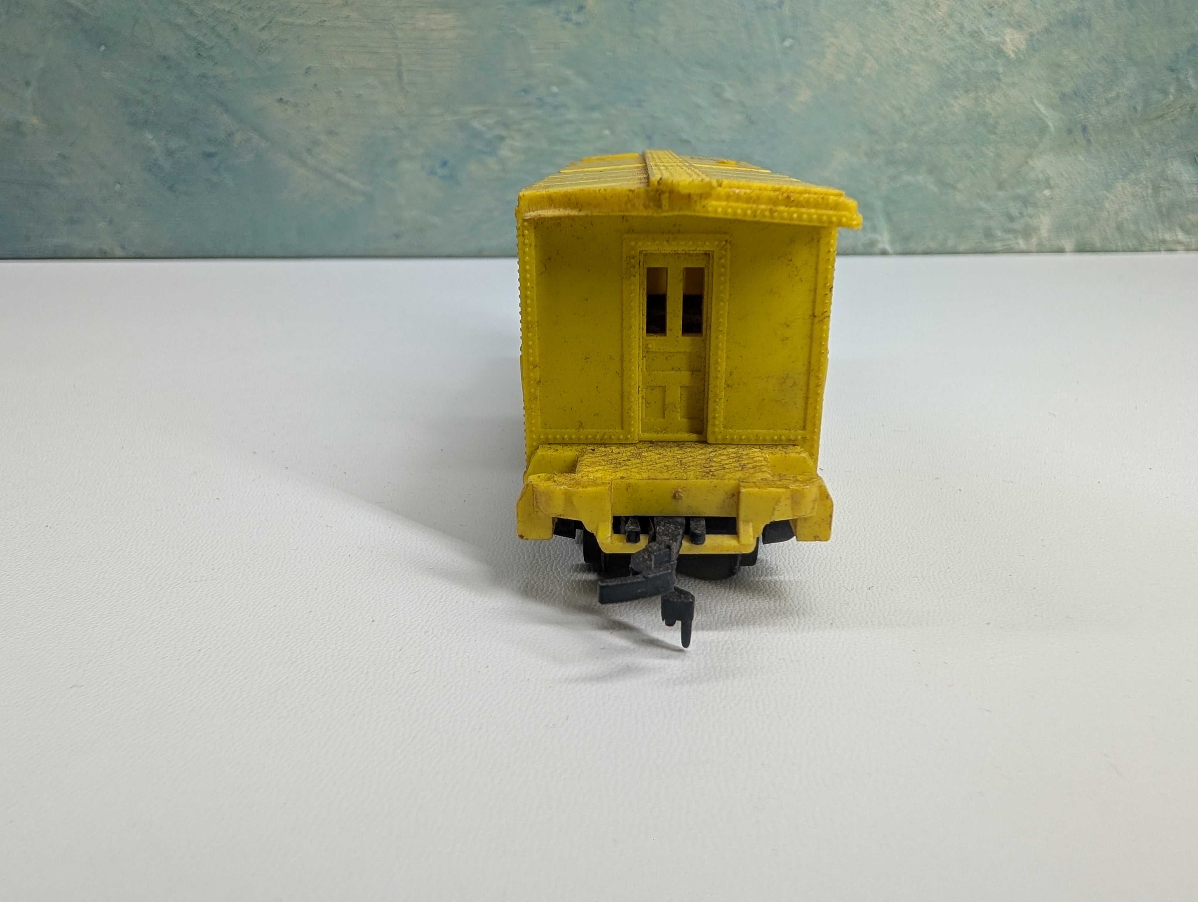 USED MARX HO Scale Yellow Radio Equipped Bay Window Caboose Santa Fe #2226