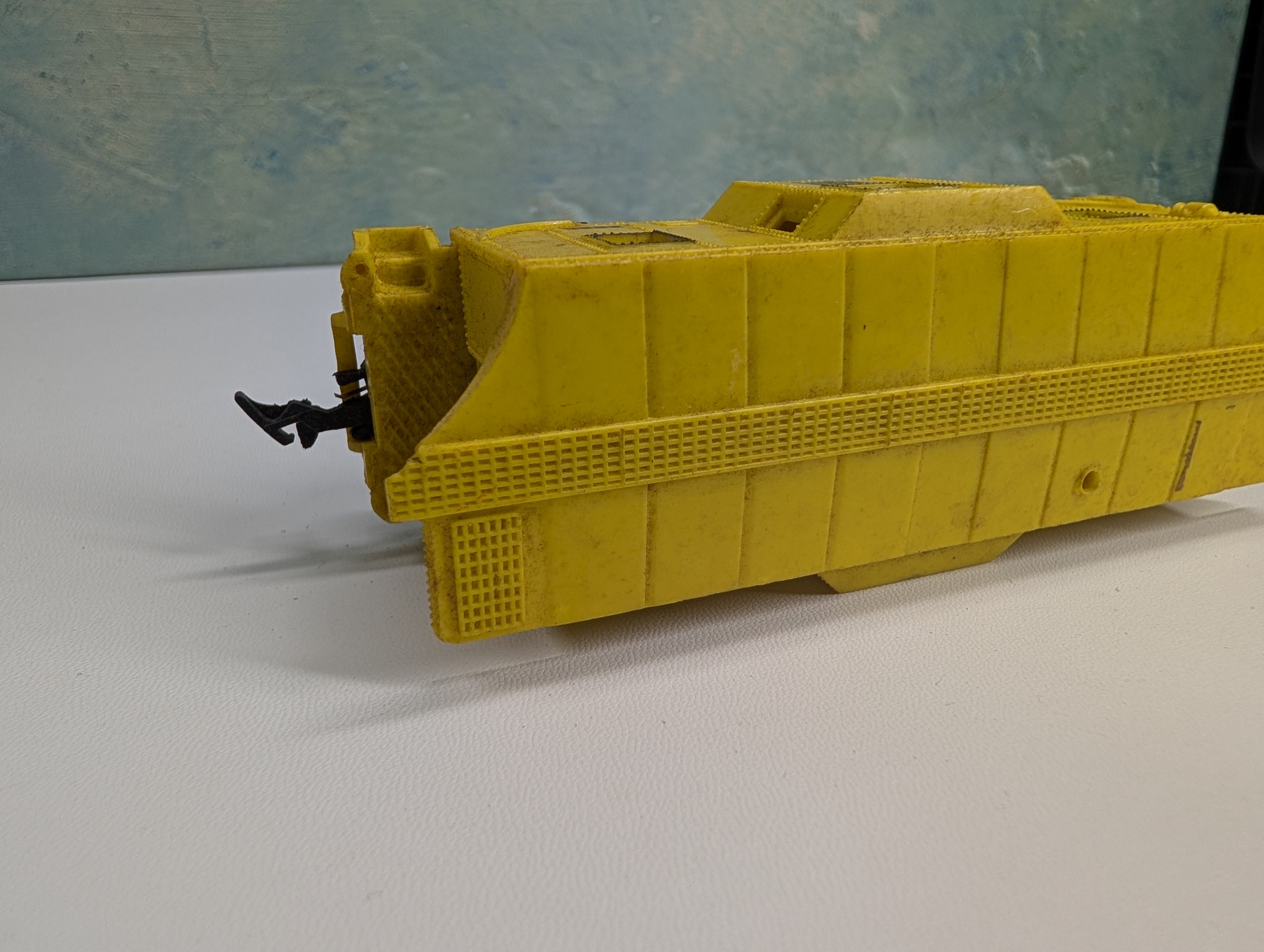 USED MARX HO Scale Yellow Radio Equipped Bay Window Caboose Santa Fe #2226
