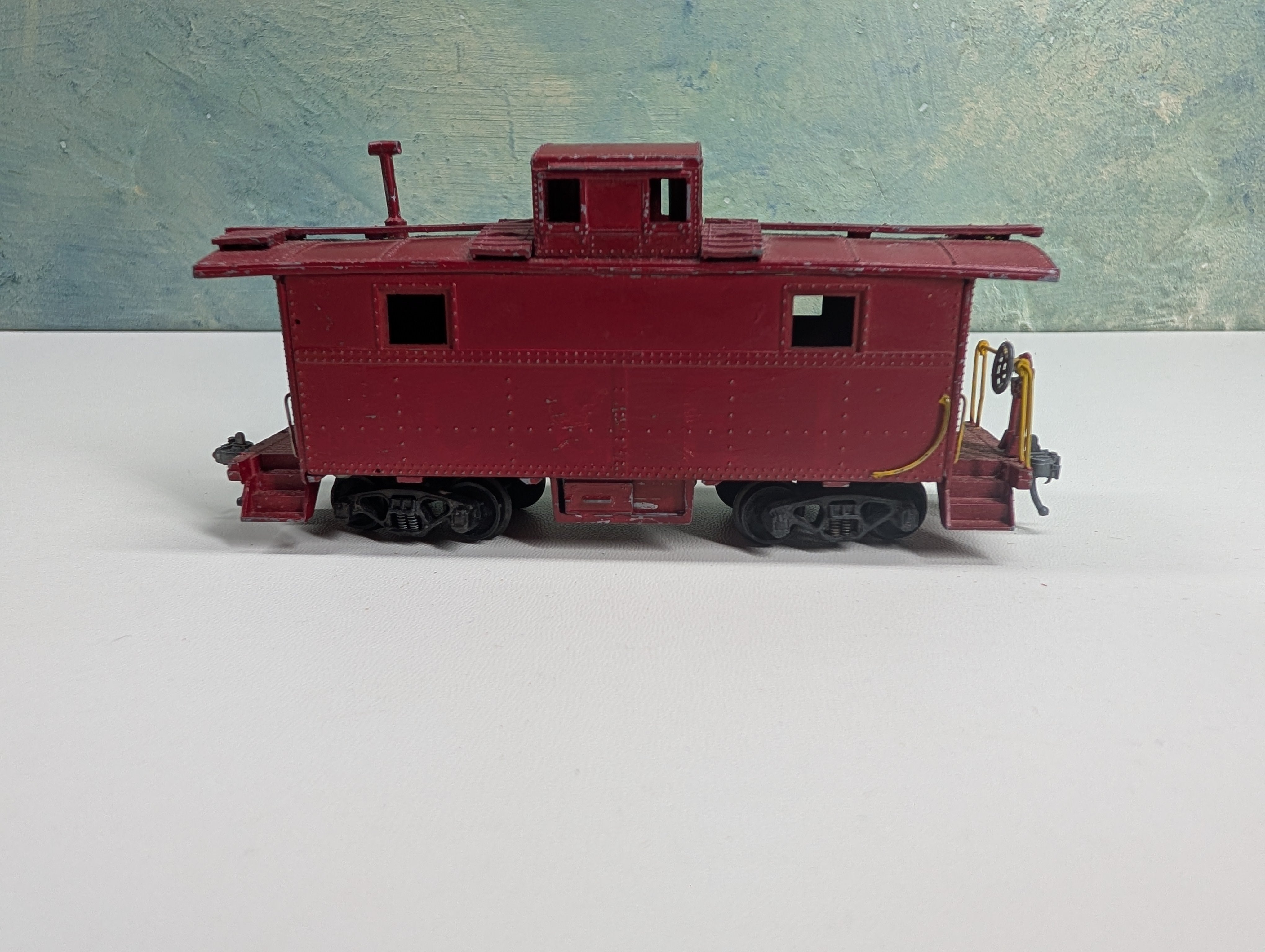 USED HO Scale Red Undecorated Metal Caboose