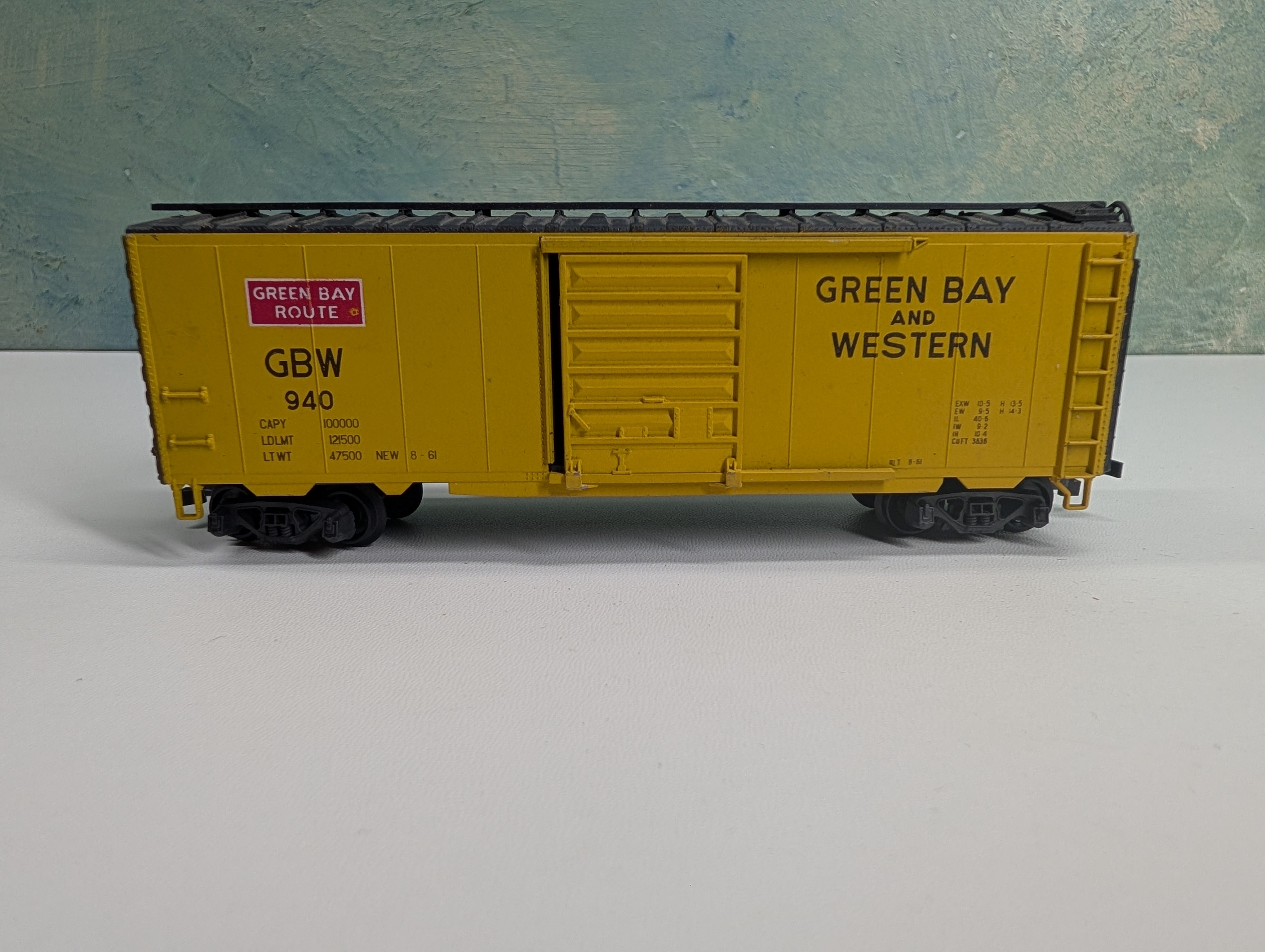 USED AHM HO Scale 40' Box Car Green Bay and Western GBW #940
