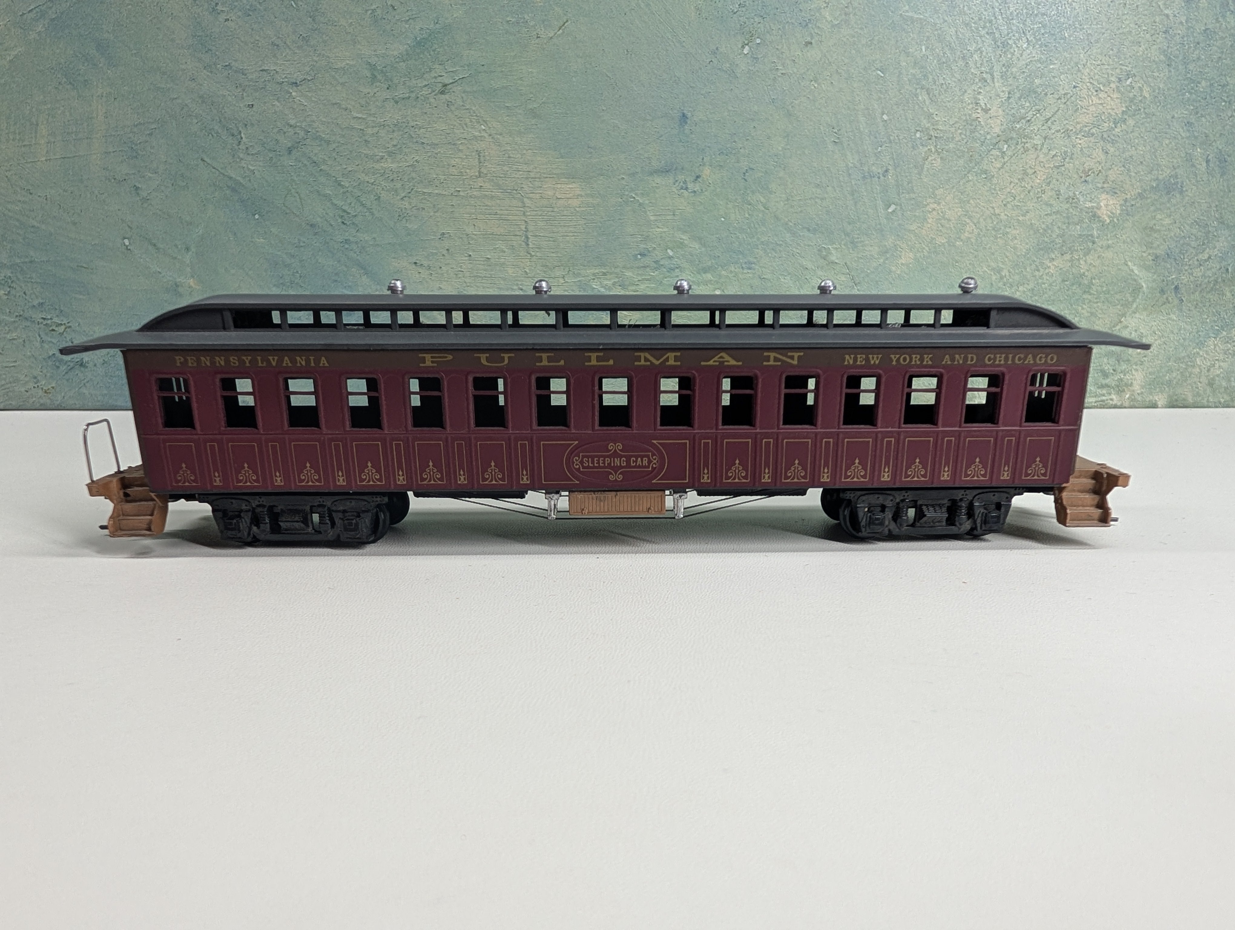 USED Roundhouse HO Scale Pullman Sleeping Car Pennsylvania, New York & Chicago