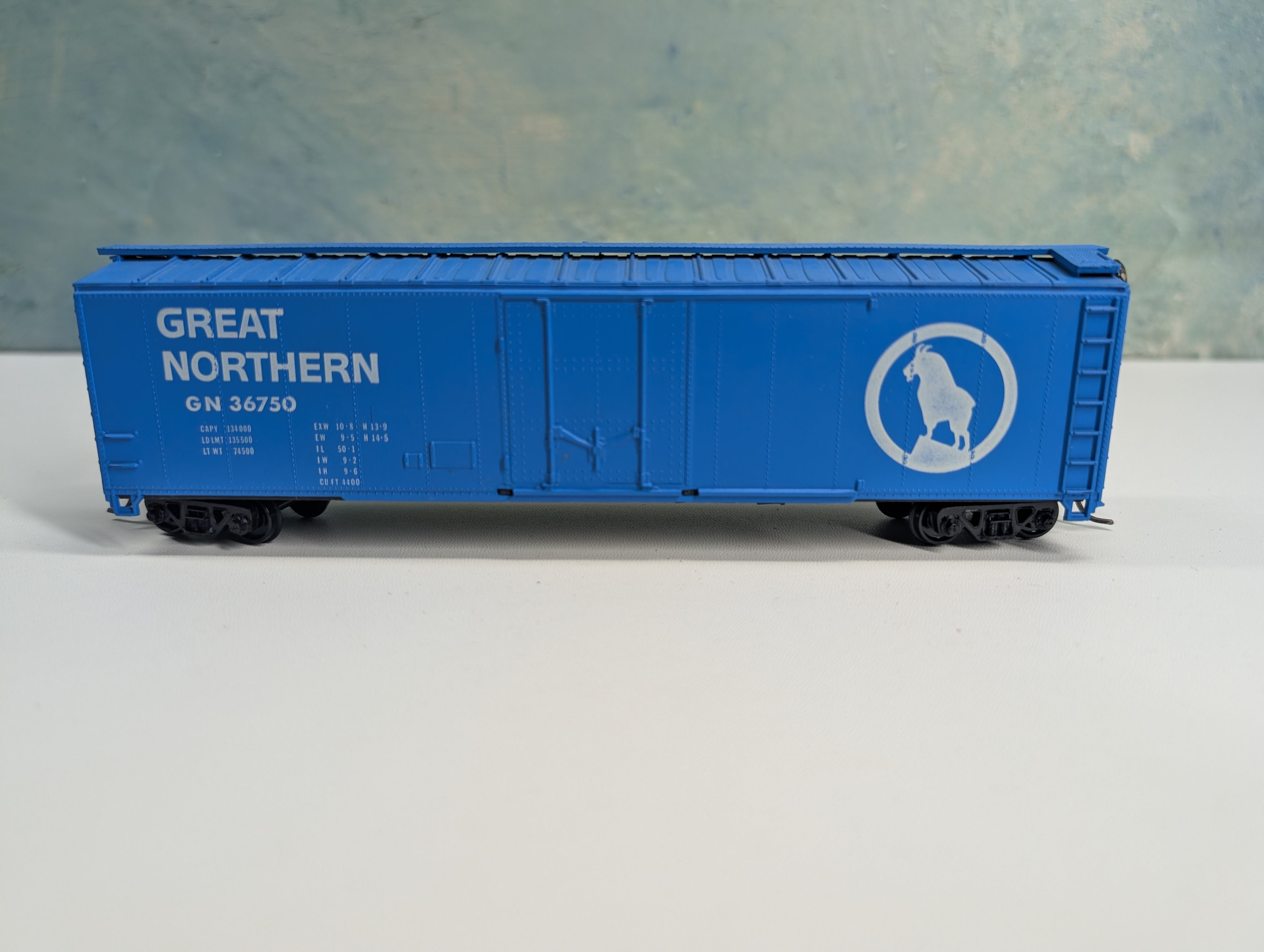 USED Roundhouse HO Scale 50' Box Car Great Northern GN #36750