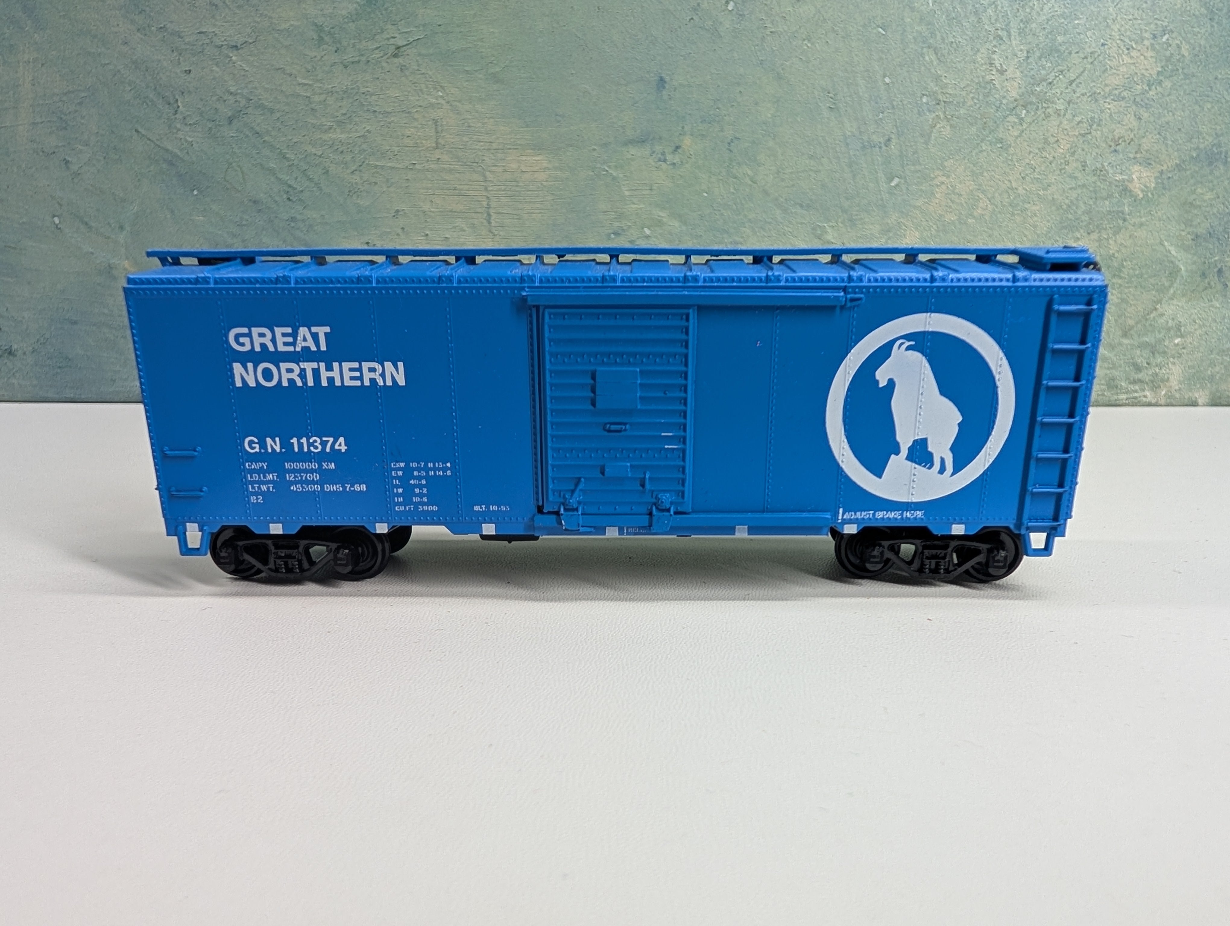 USED Athearn HO Scale 40' Box Car Great Northern GN #11374