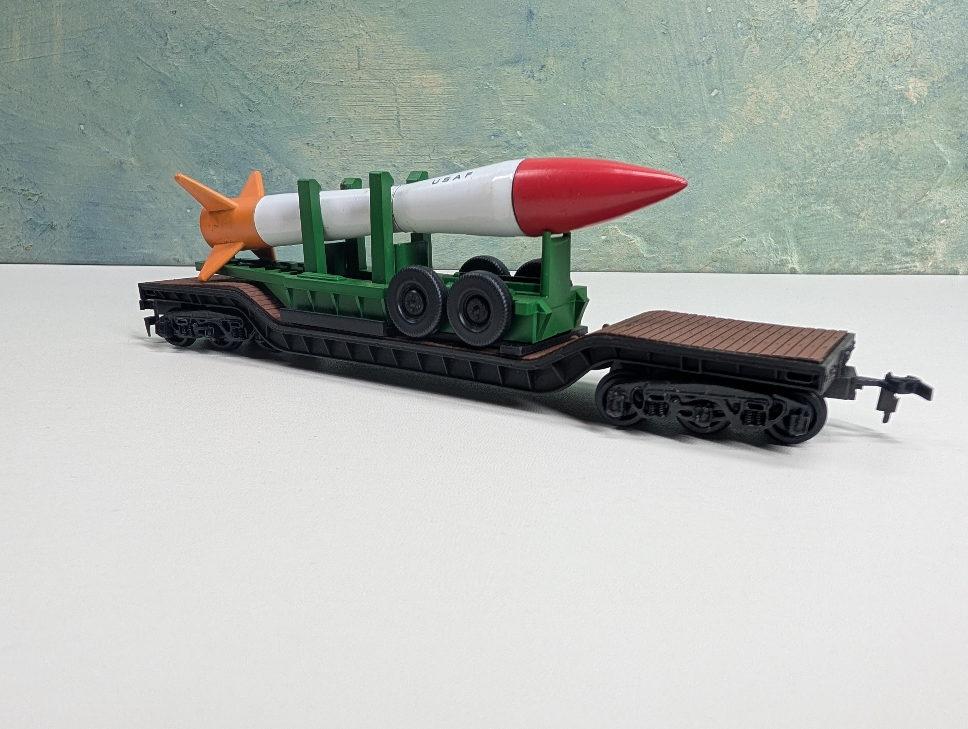 USED Bachmann HO Scale Center Depressed Flat Car w/ Rocket Load