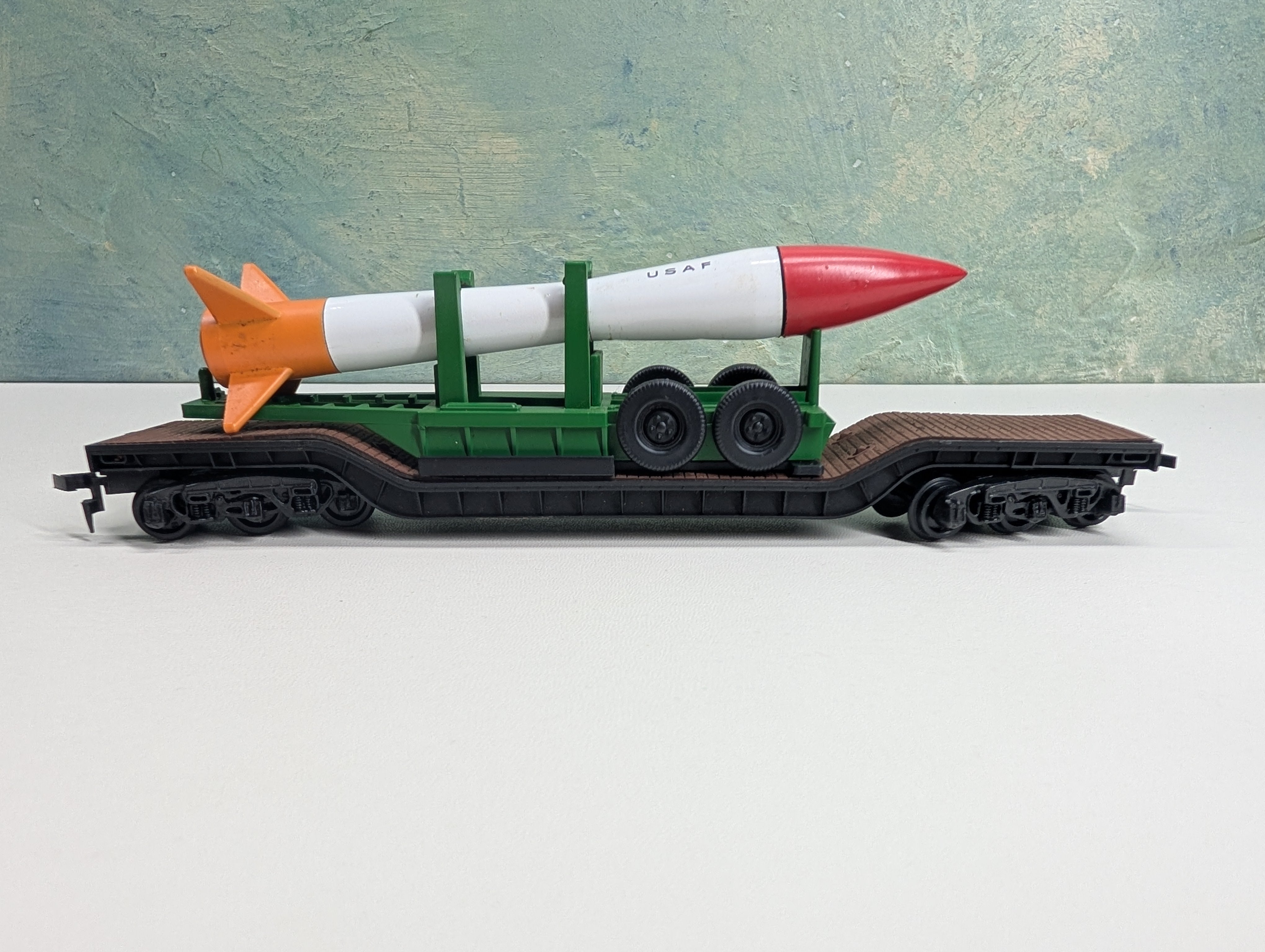 USED Bachmann HO Scale Center Depressed Flat Car w/ Rocket Load