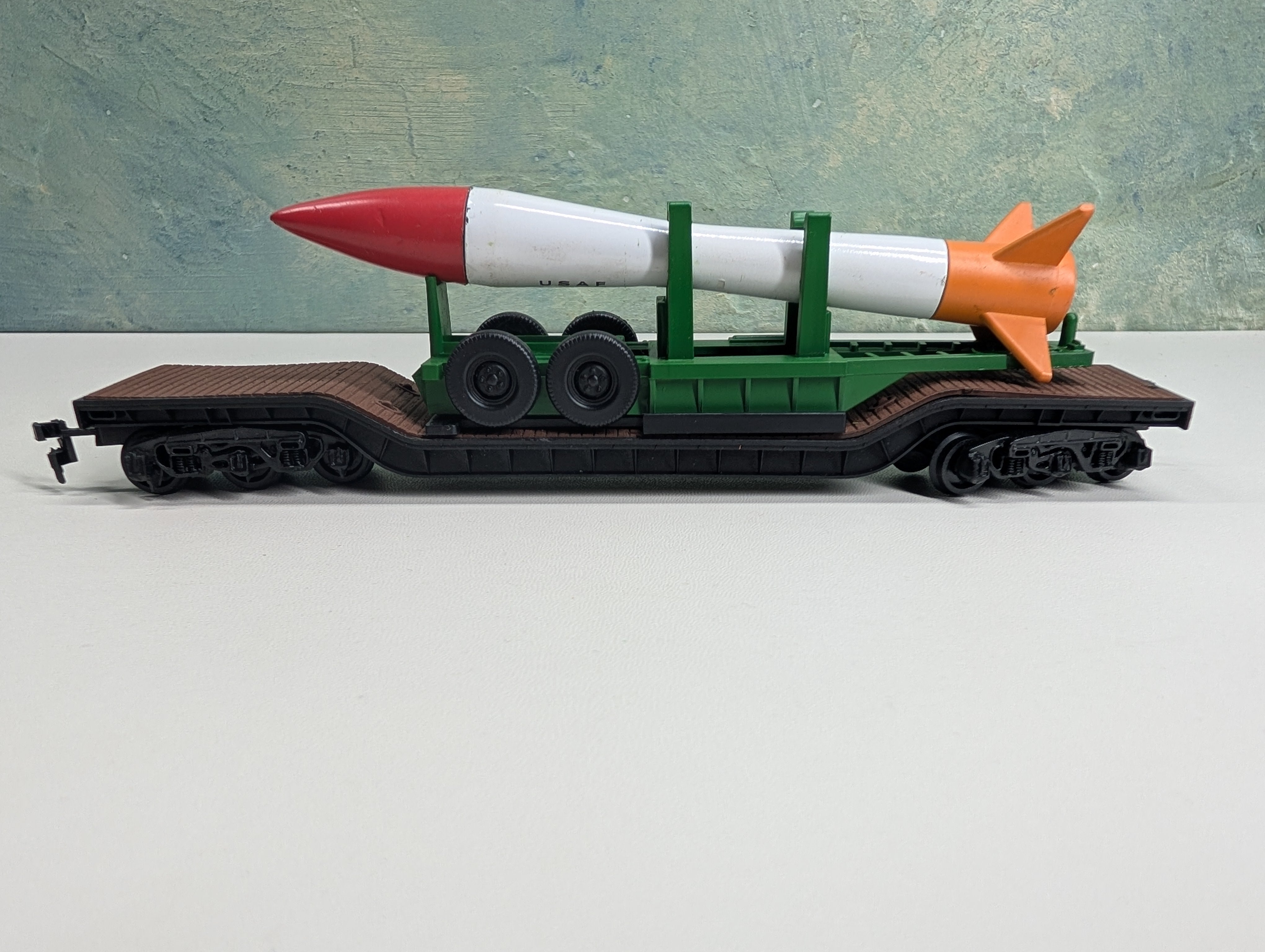 USED Bachmann HO Scale Center Depressed Flat Car w/ Rocket Load