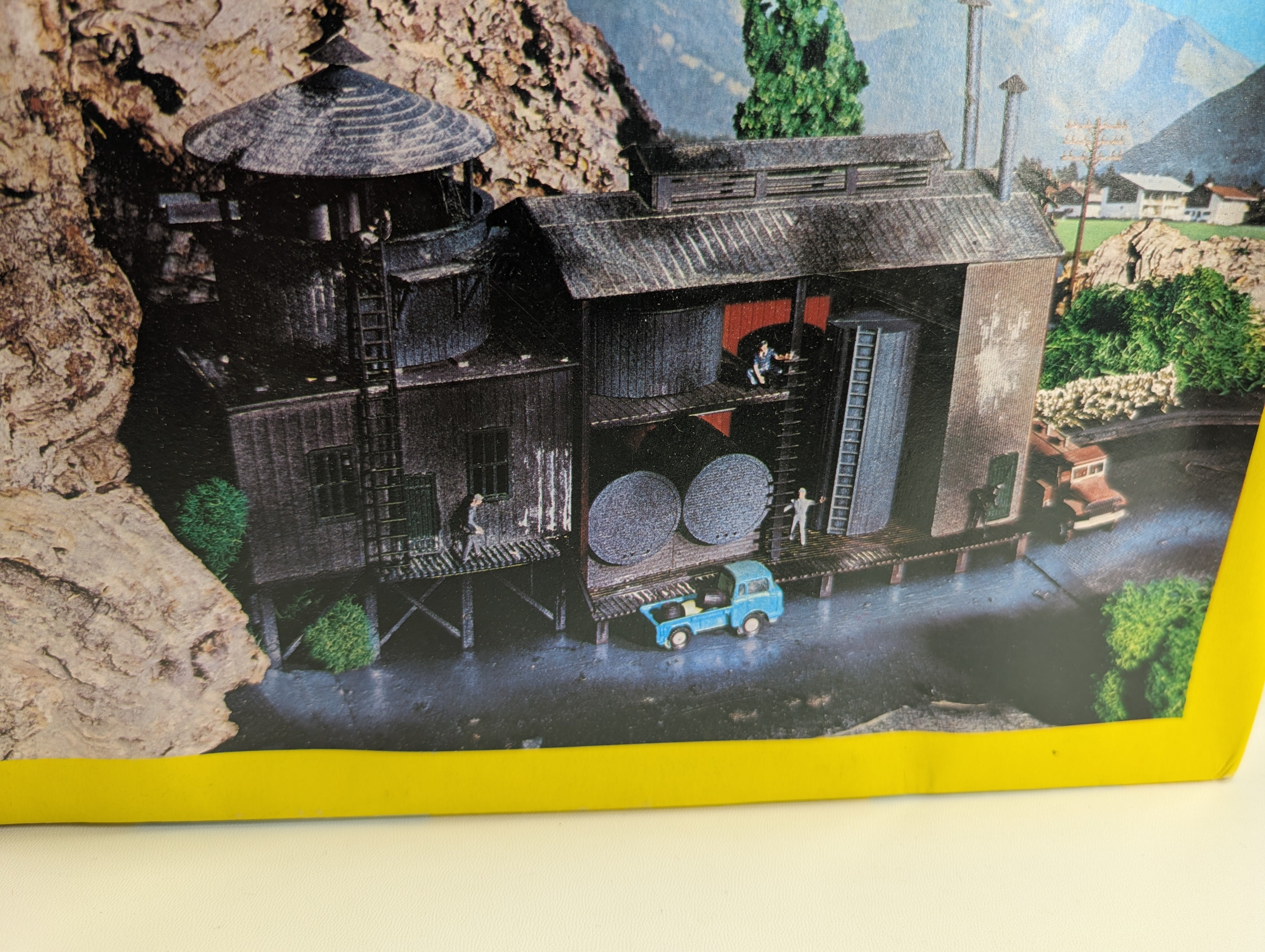 USED Heljan B370 HO Scale Molases Mine KIT