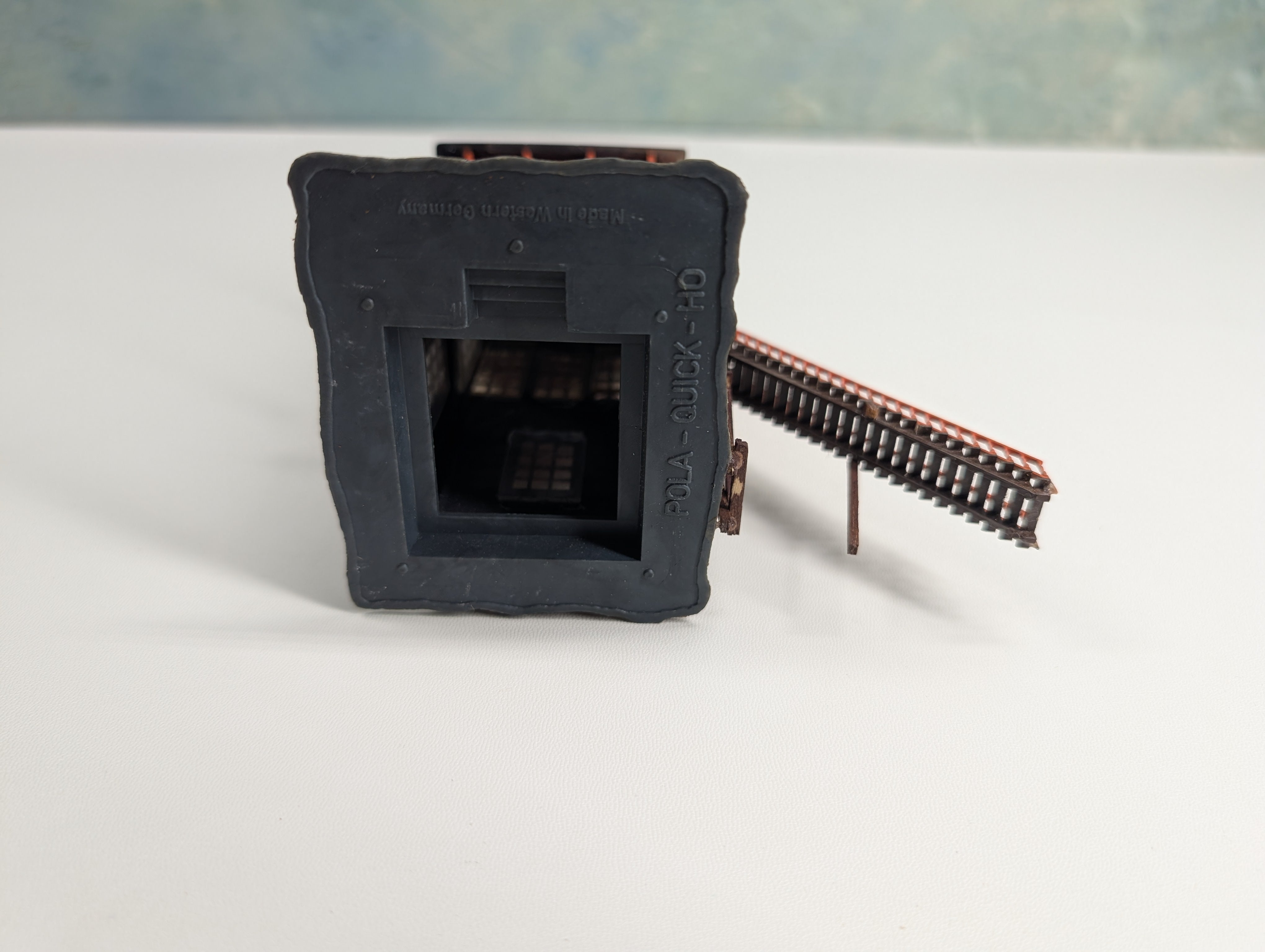 USED Pola HO Scale Signal Tower
