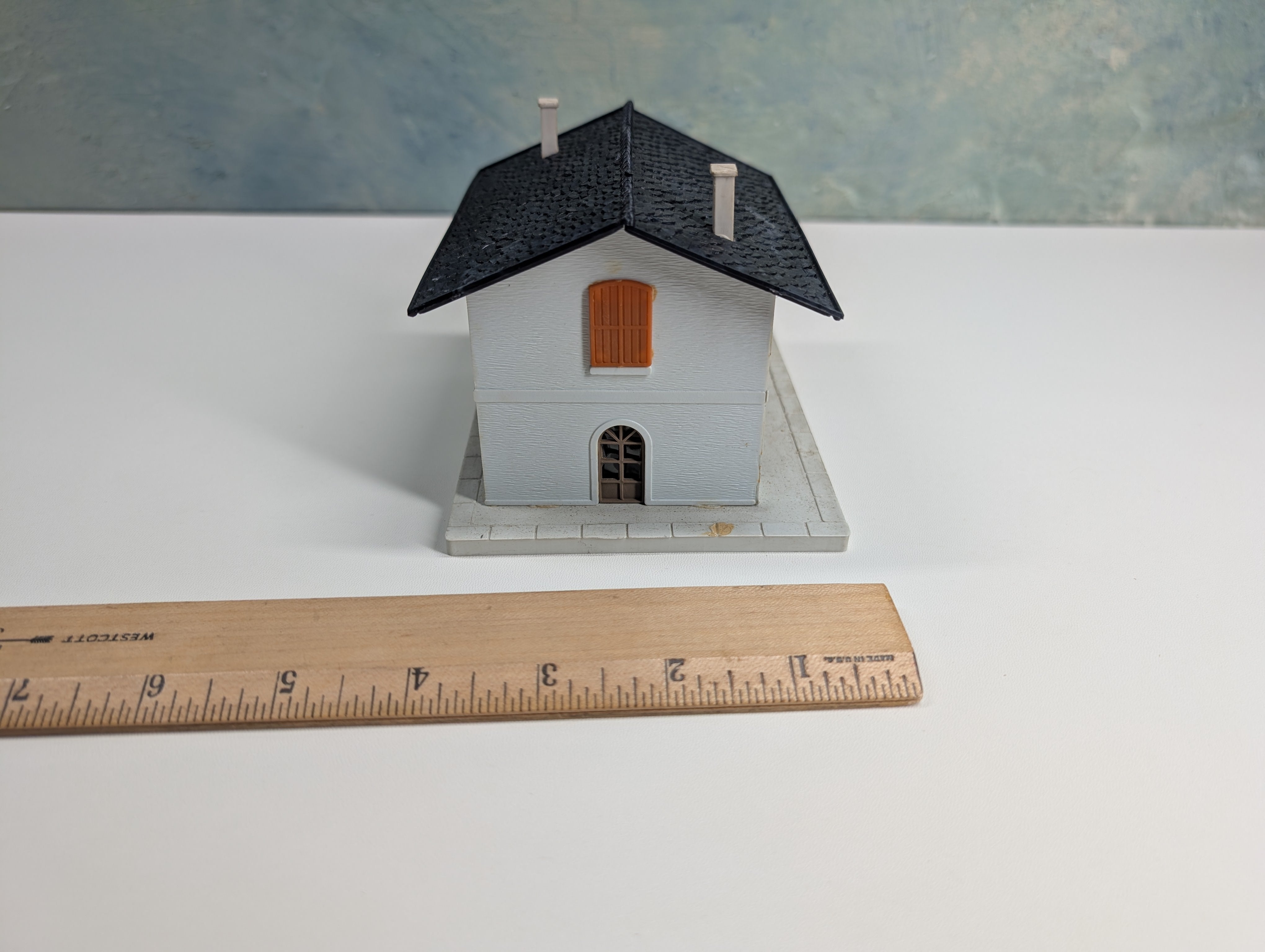 USED HO Scale Old Time Chapel