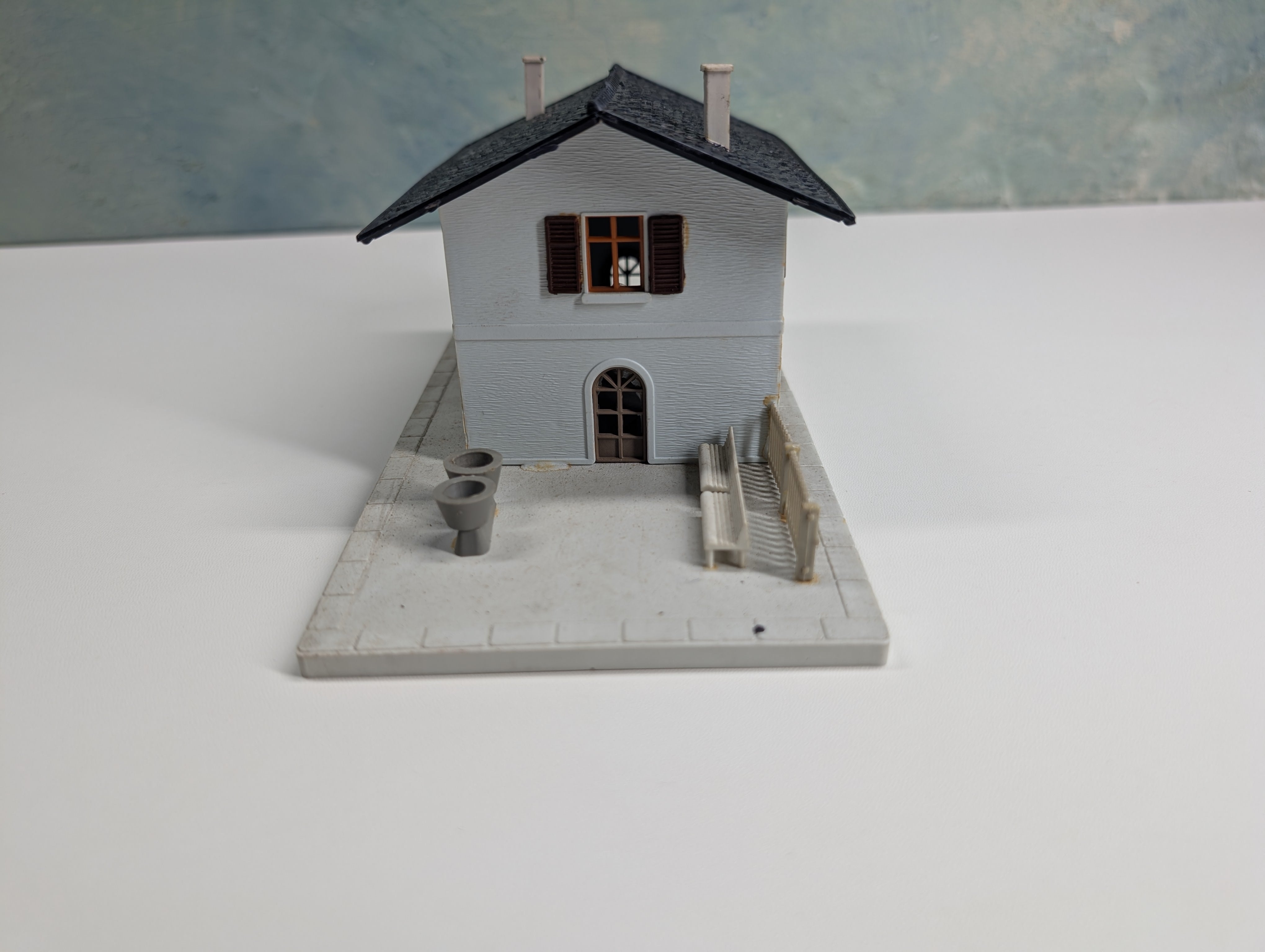 USED HO Scale Old Time Chapel