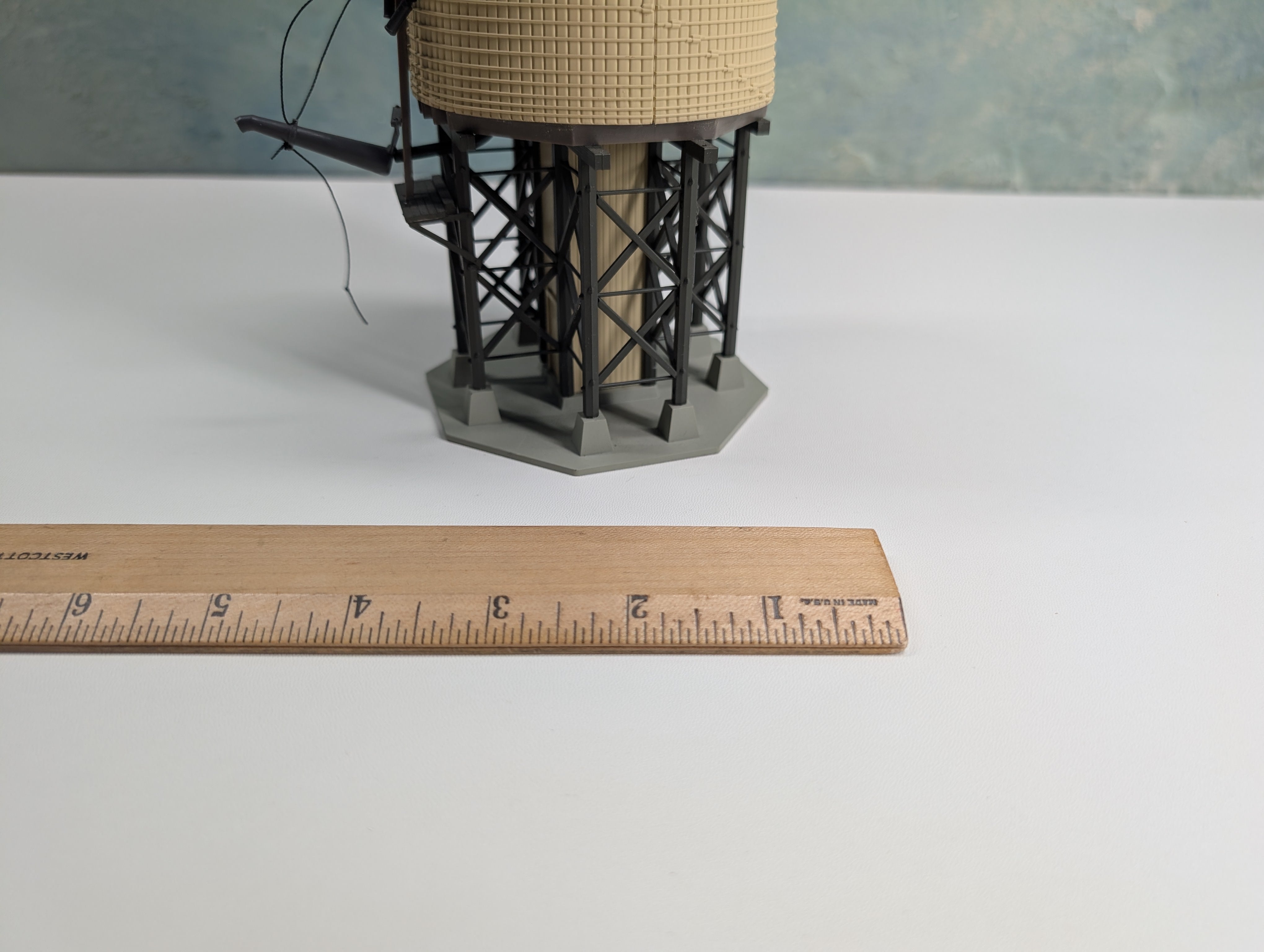 USED Walthers HO Scale Wood Water Tower Tank