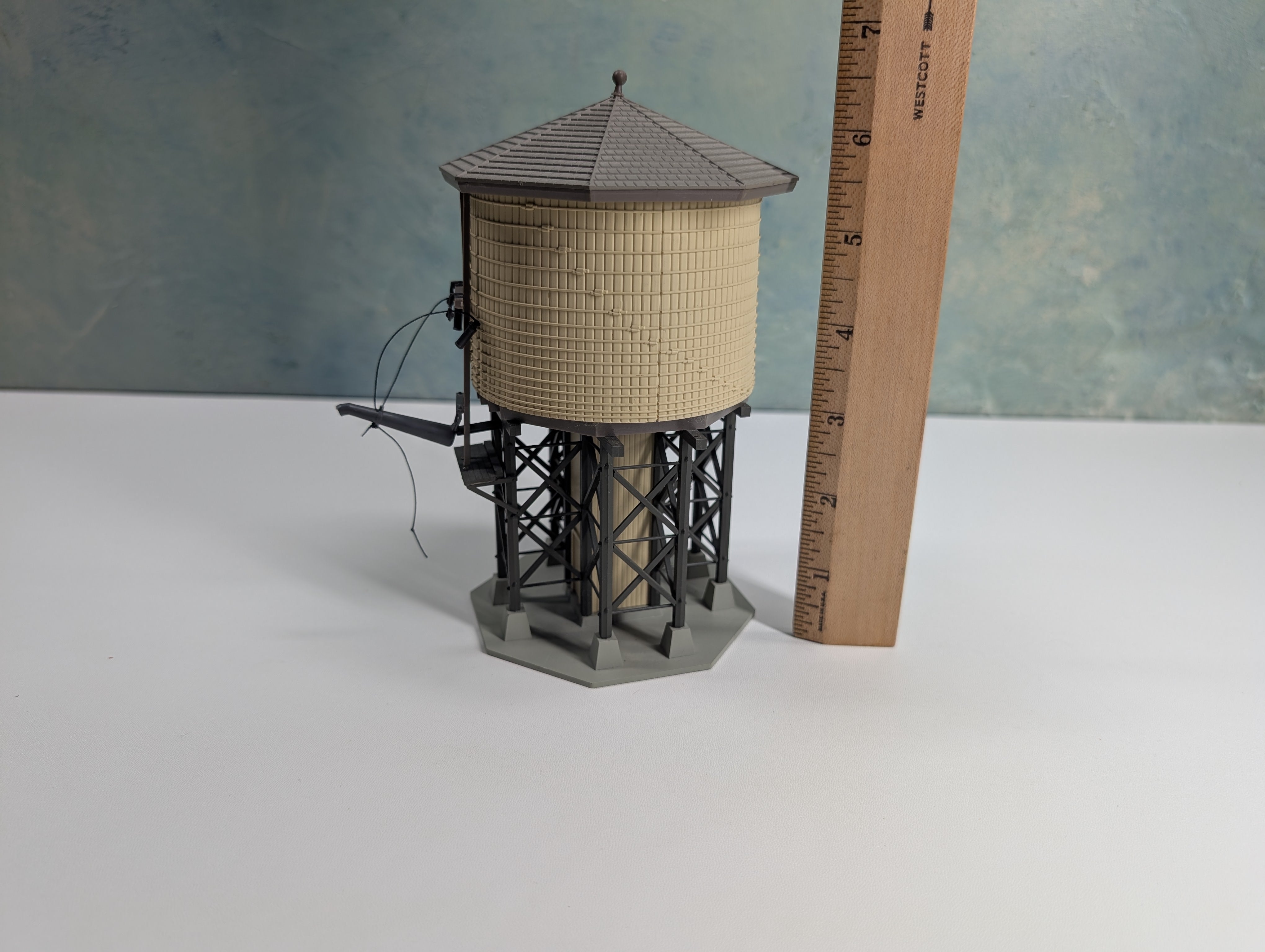 USED Walthers HO Scale Wood Water Tower Tank