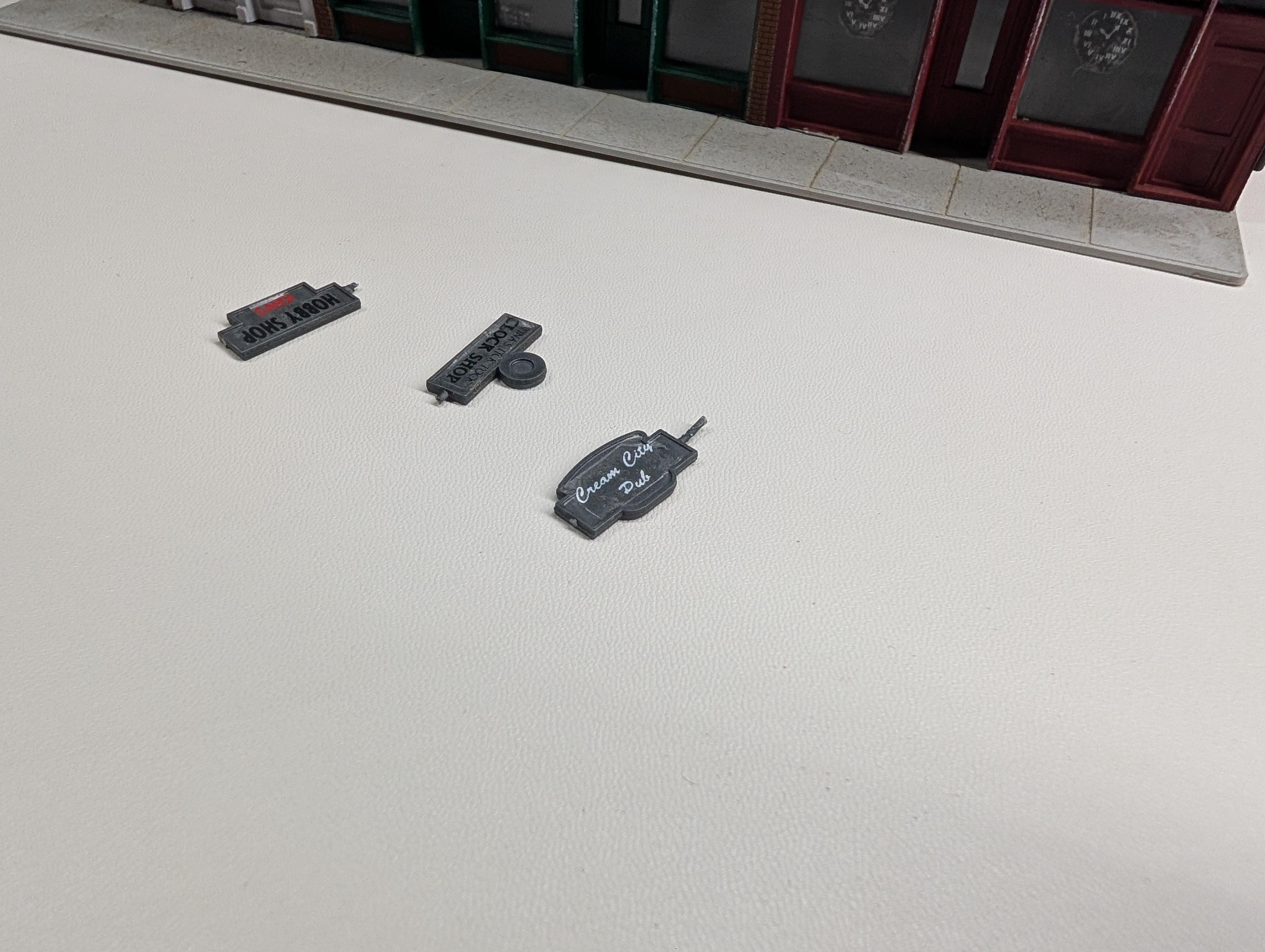 USED HO Scale Merchant's Row