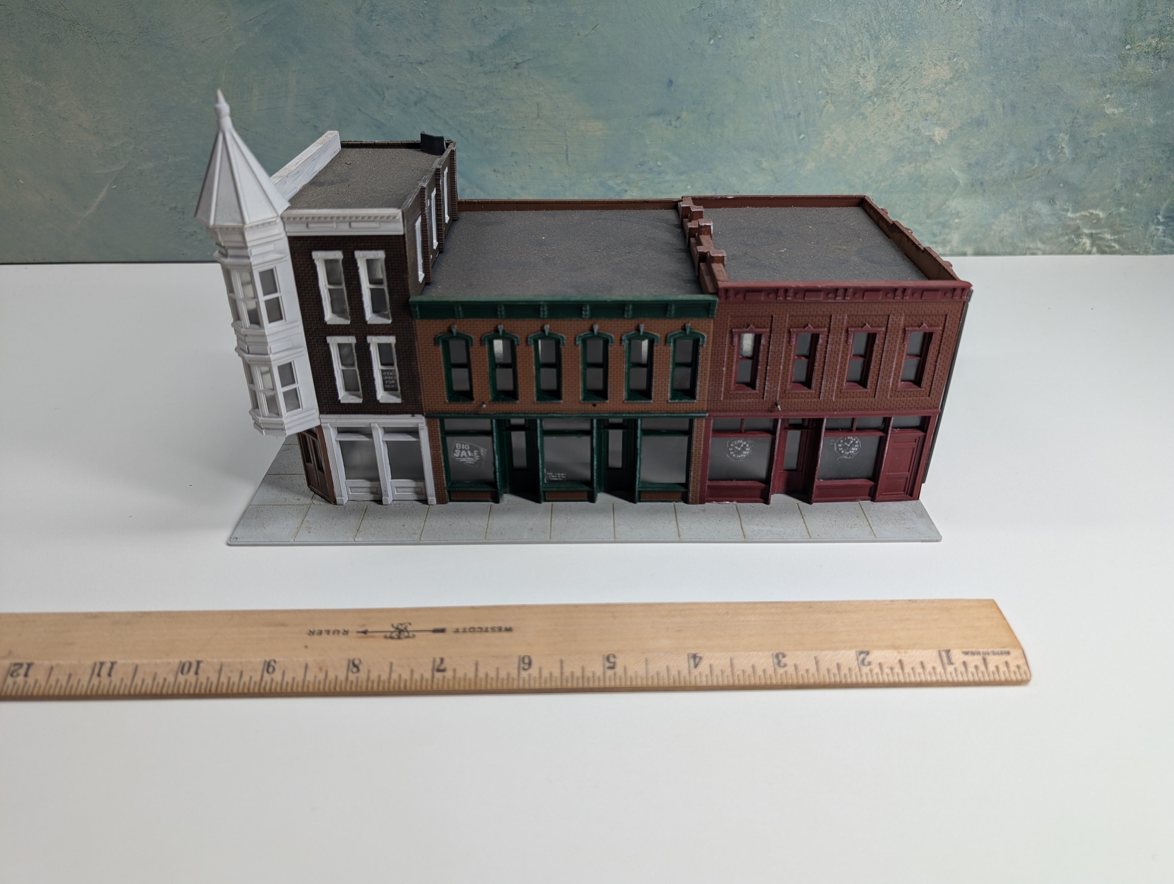 USED HO Scale Merchant's Row