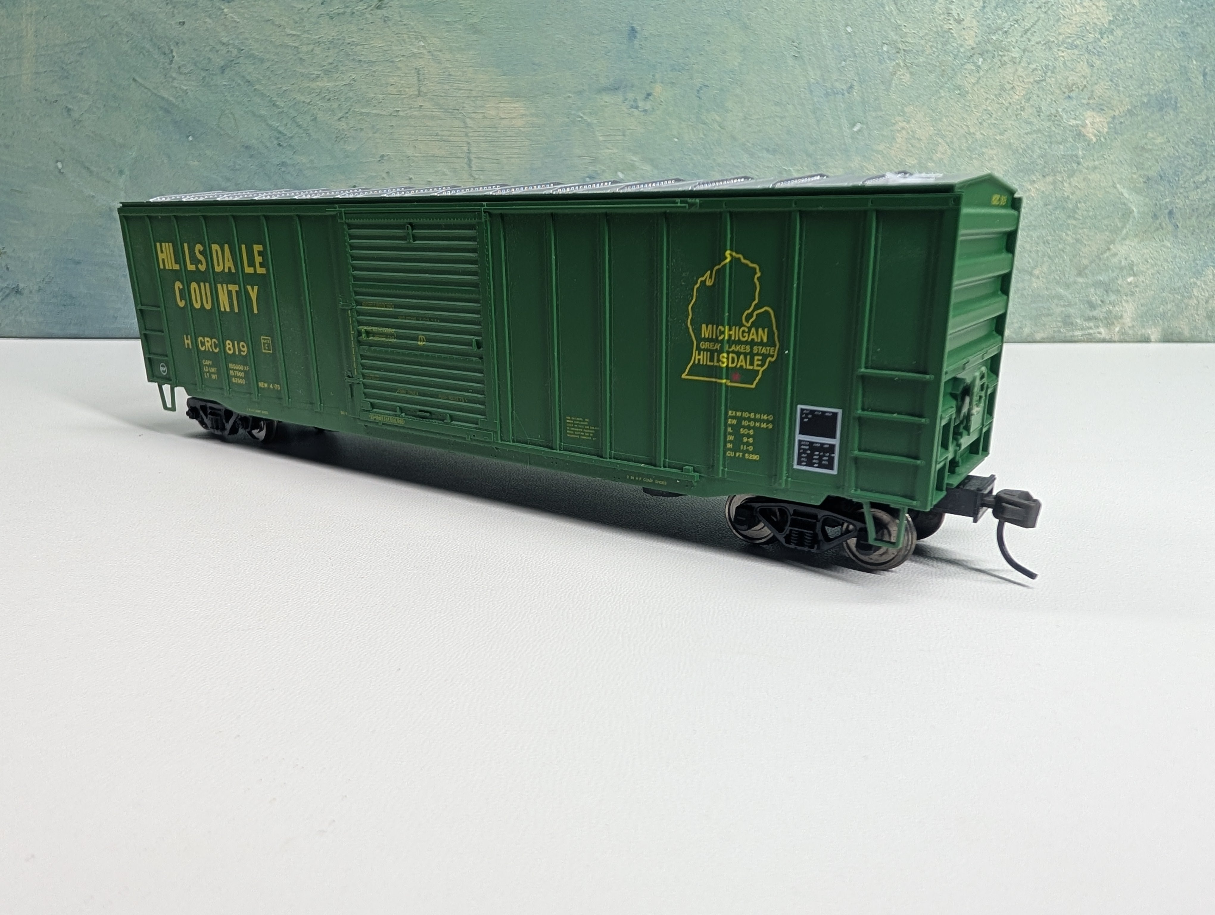USED Atlas HO Scale 50' Box Car Hillsdale County HRCR #819 Metal Wheels