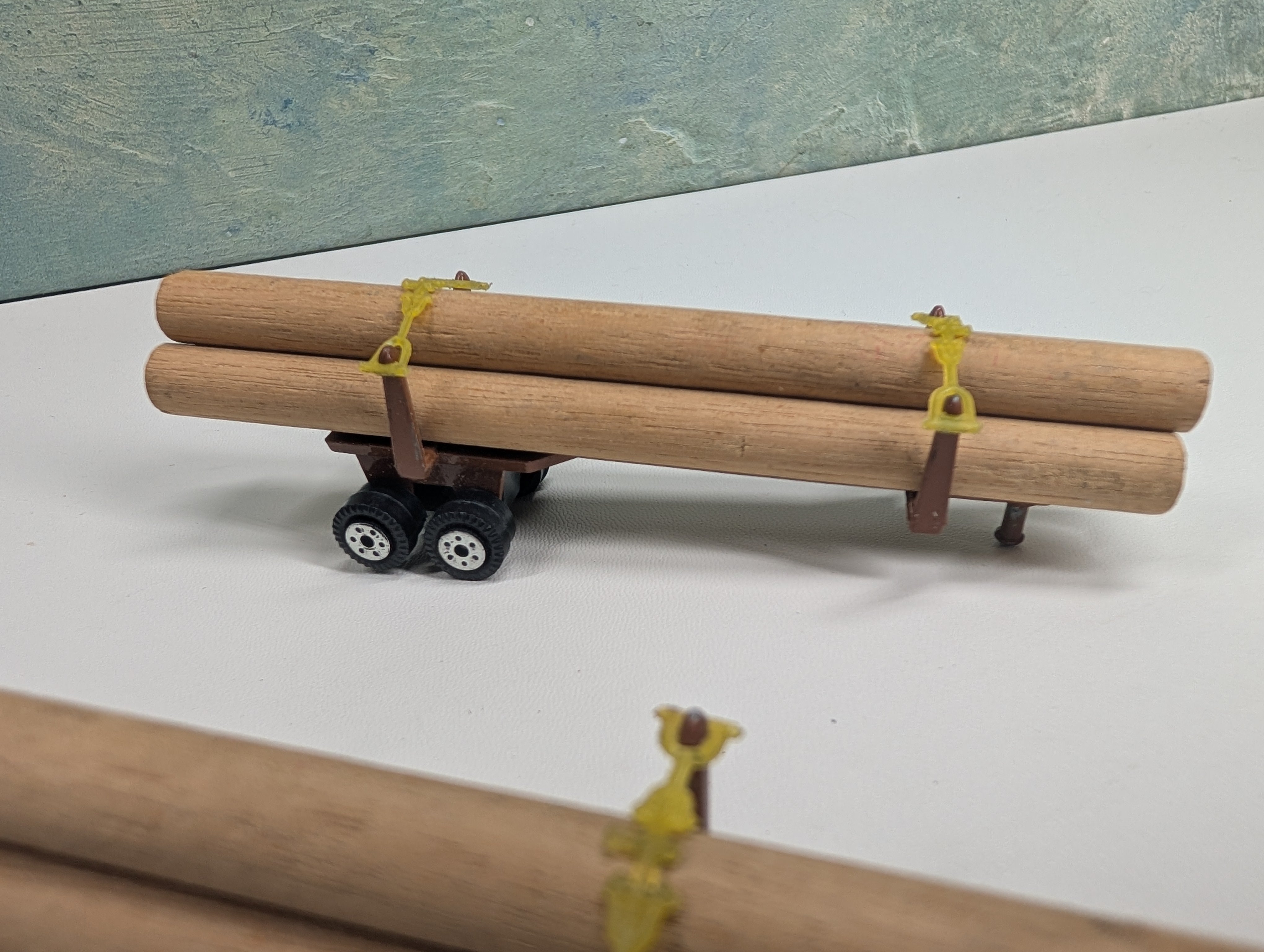 USED HO Scale Pair of Log Trailers