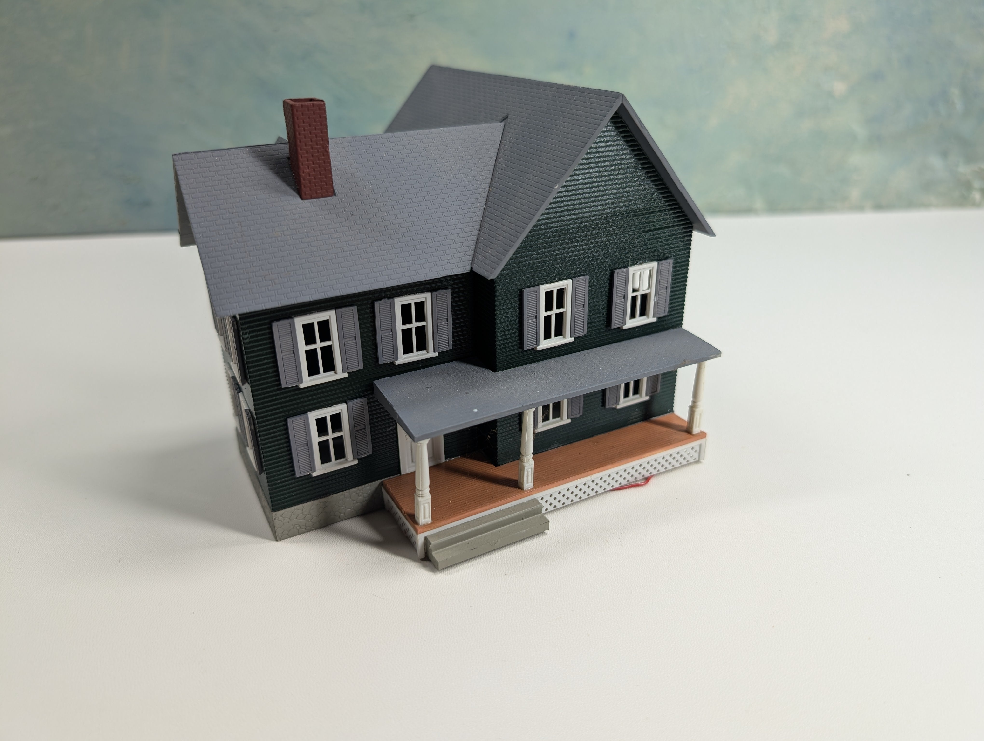 USED HO Scale Dark Green Farm House