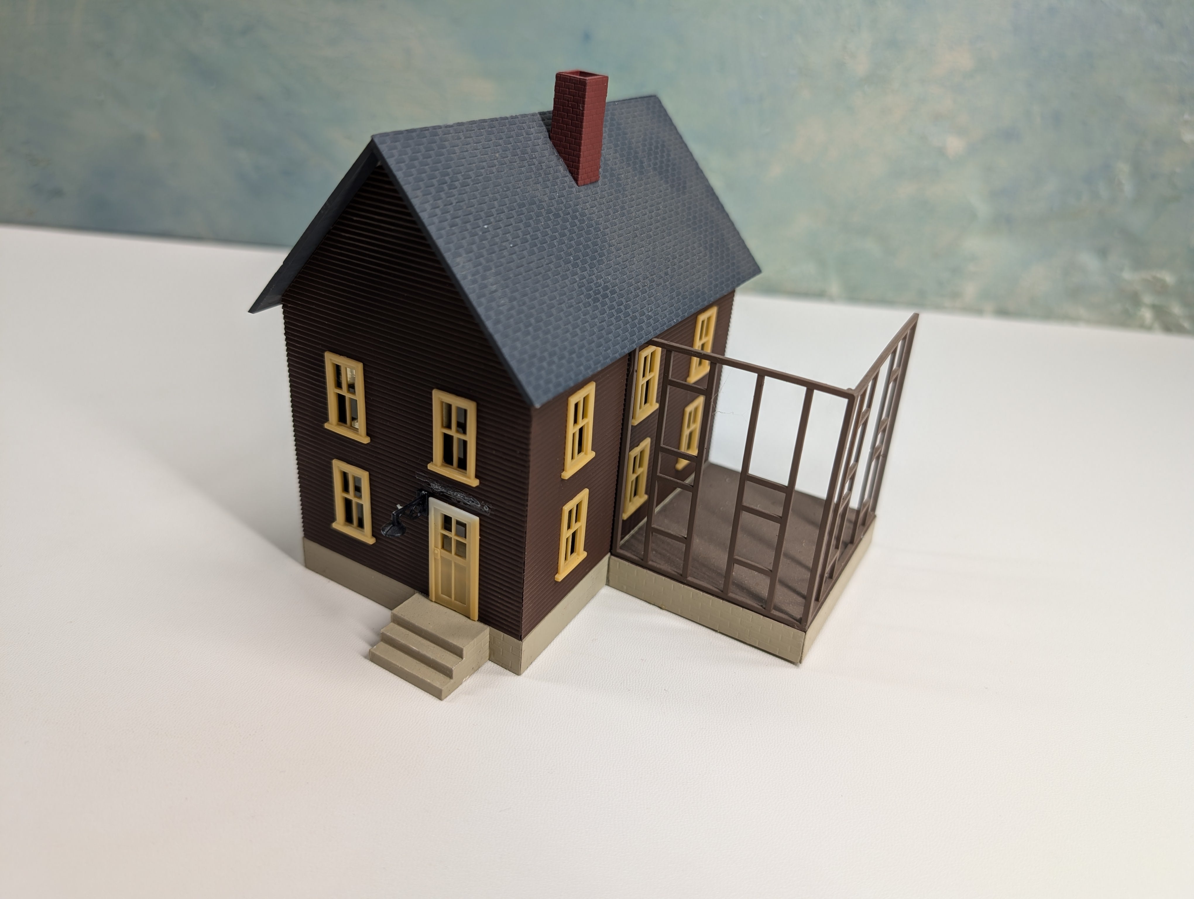 USED HO Scale Brown House with Under Construction Addition