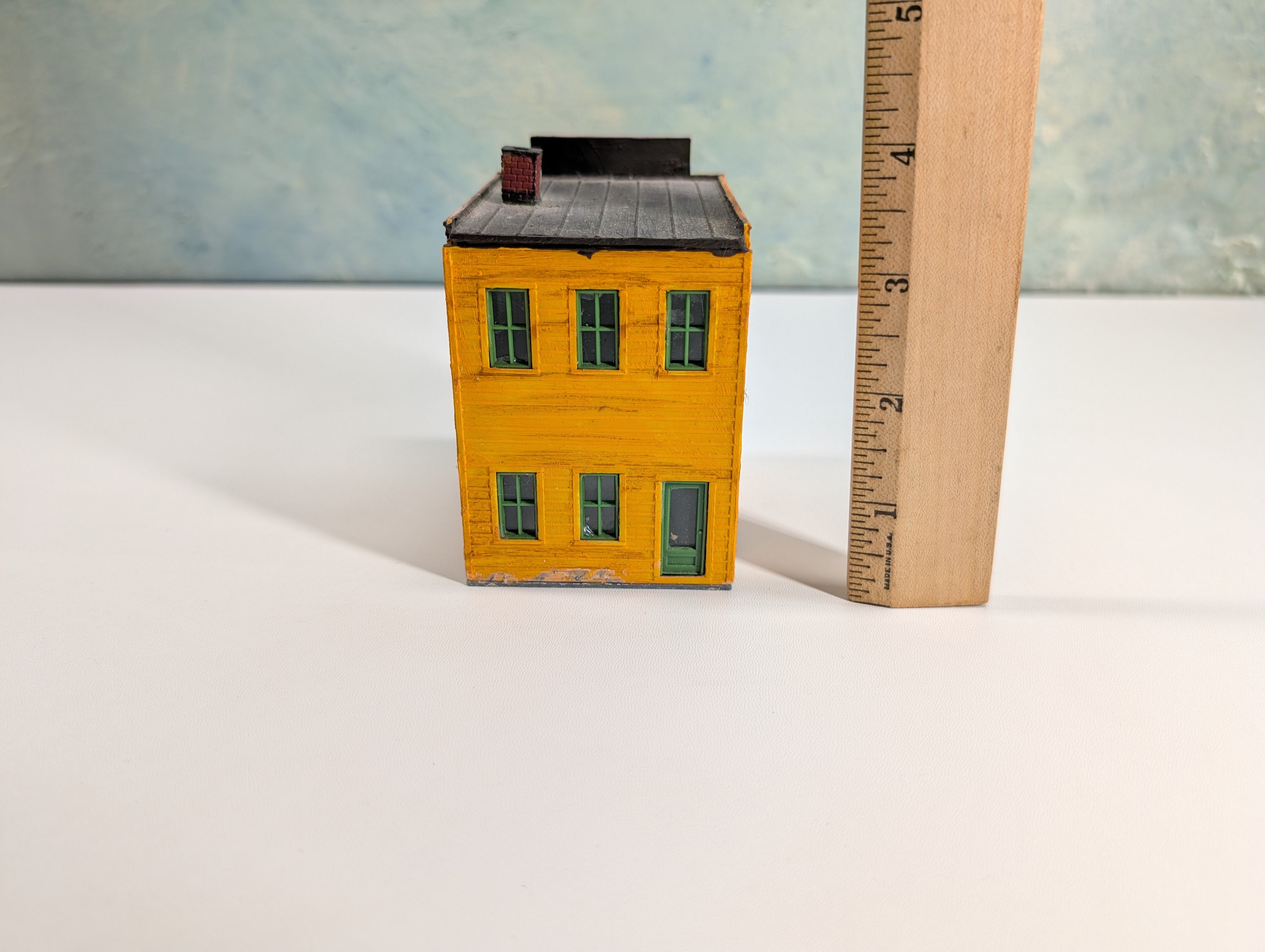USED HO Scale Orange Old Time Storefront