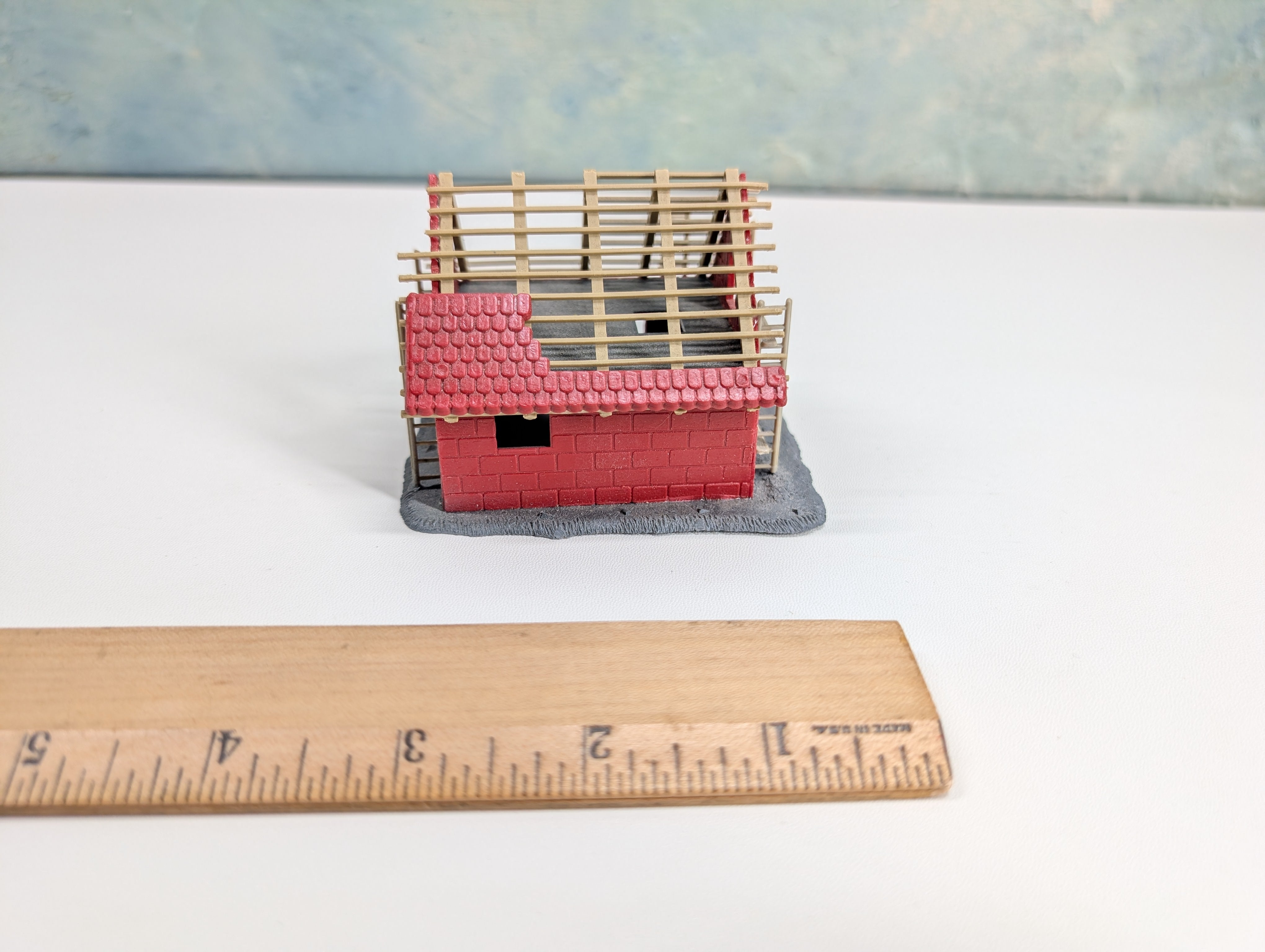 USED HO Scale House Under Construction