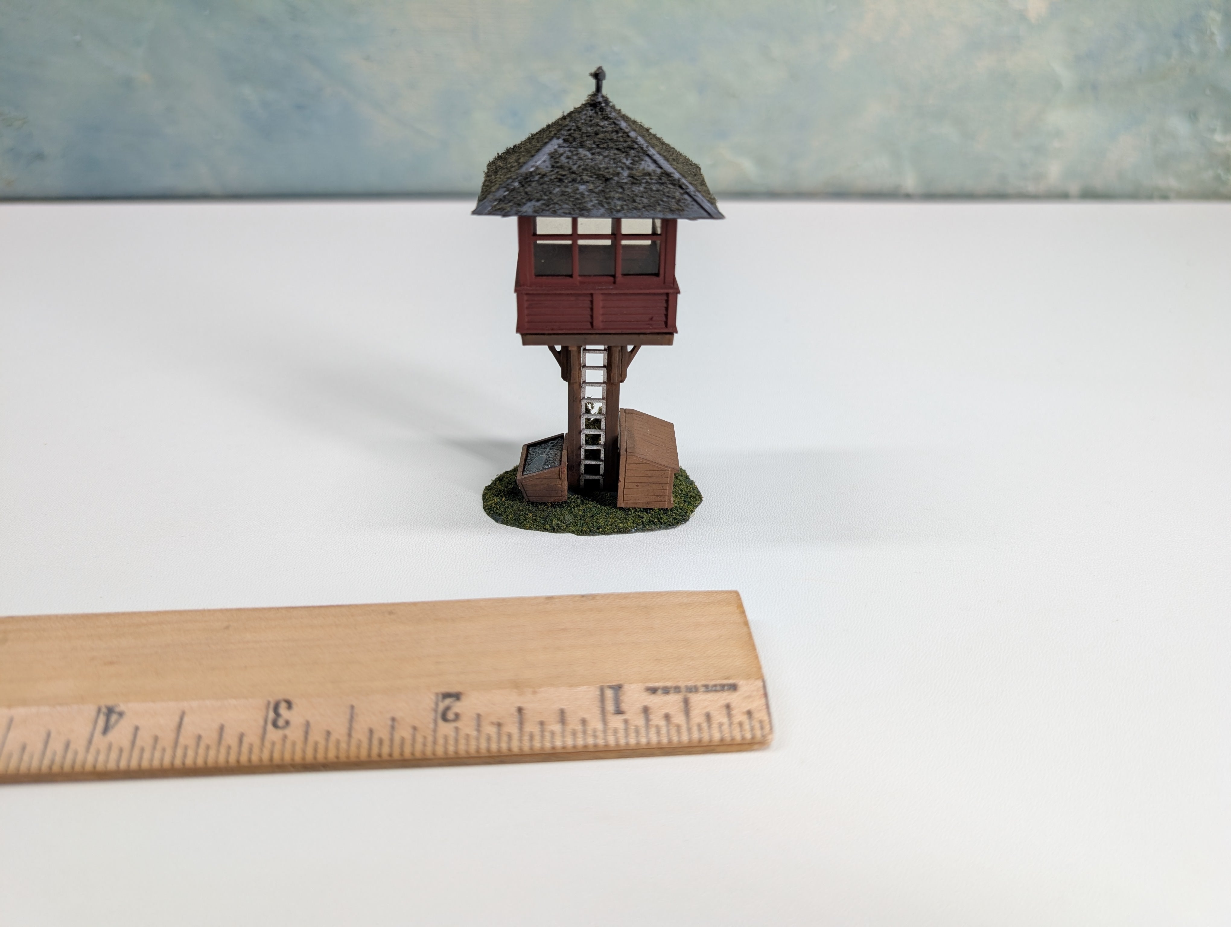 USED HO Scale Elevated Gate Tower w/ Greenery