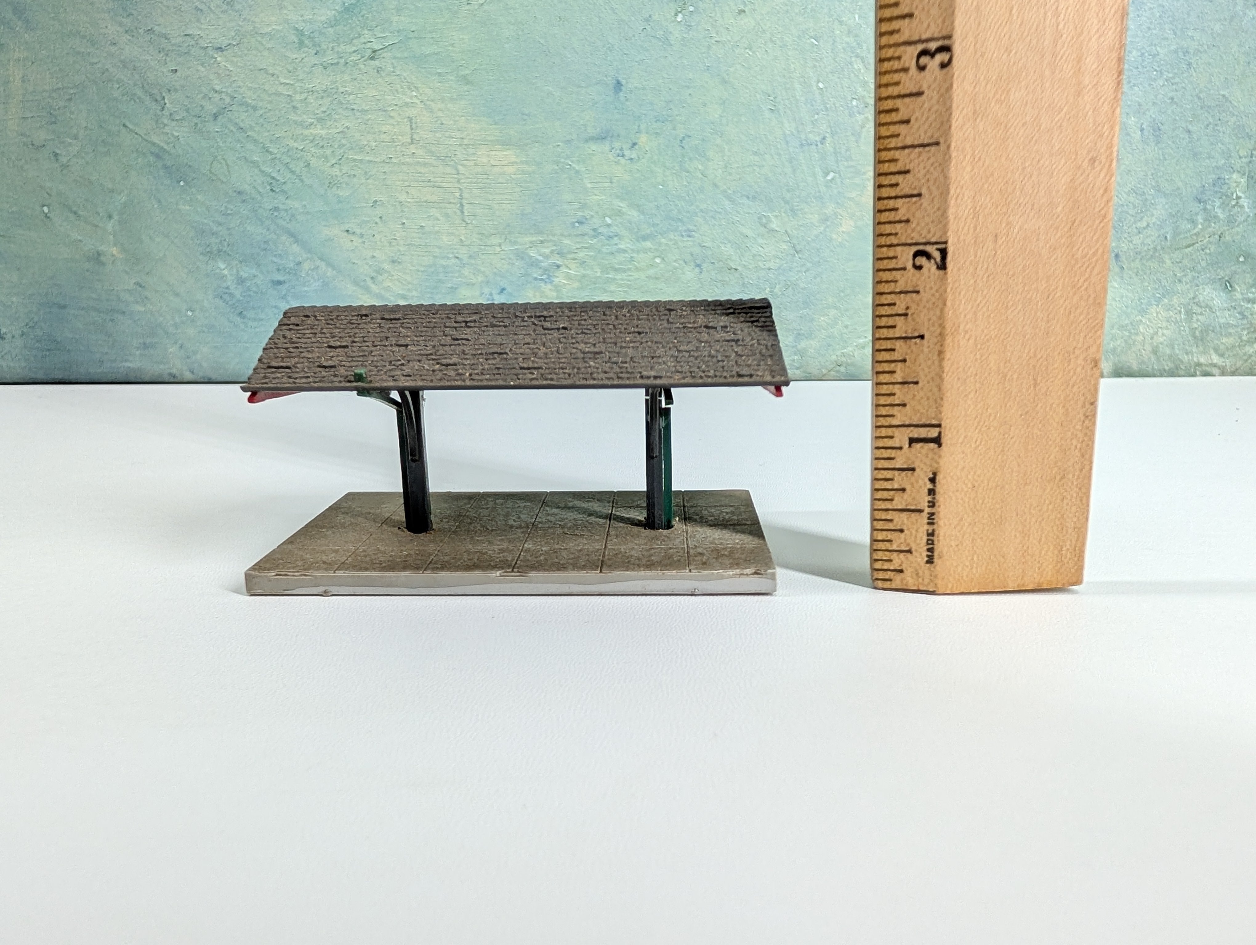 USED HO Scale Small Passenger Platform