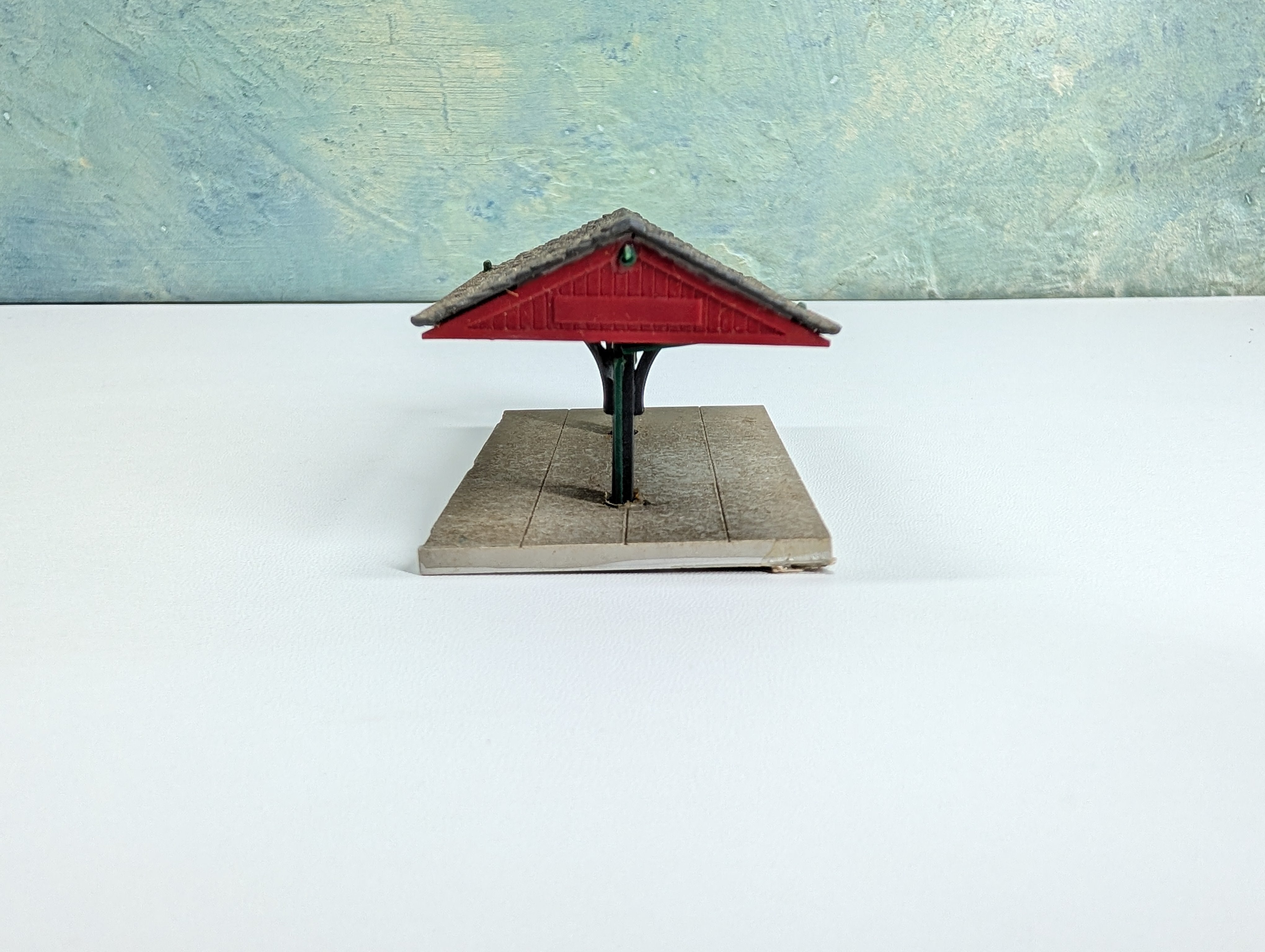 USED HO Scale Small Passenger Platform