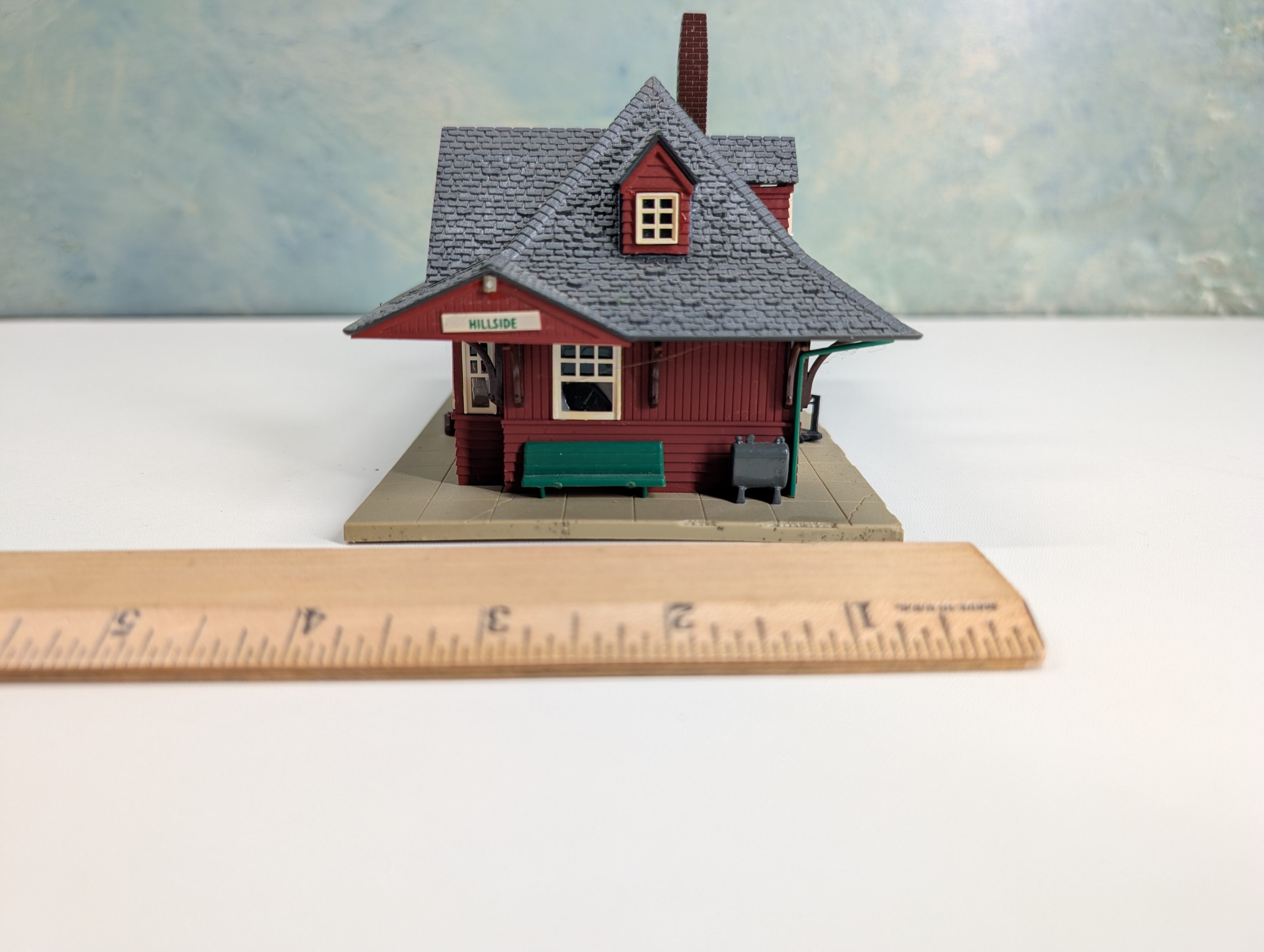 USED HO Scale Hillside Railroad Station