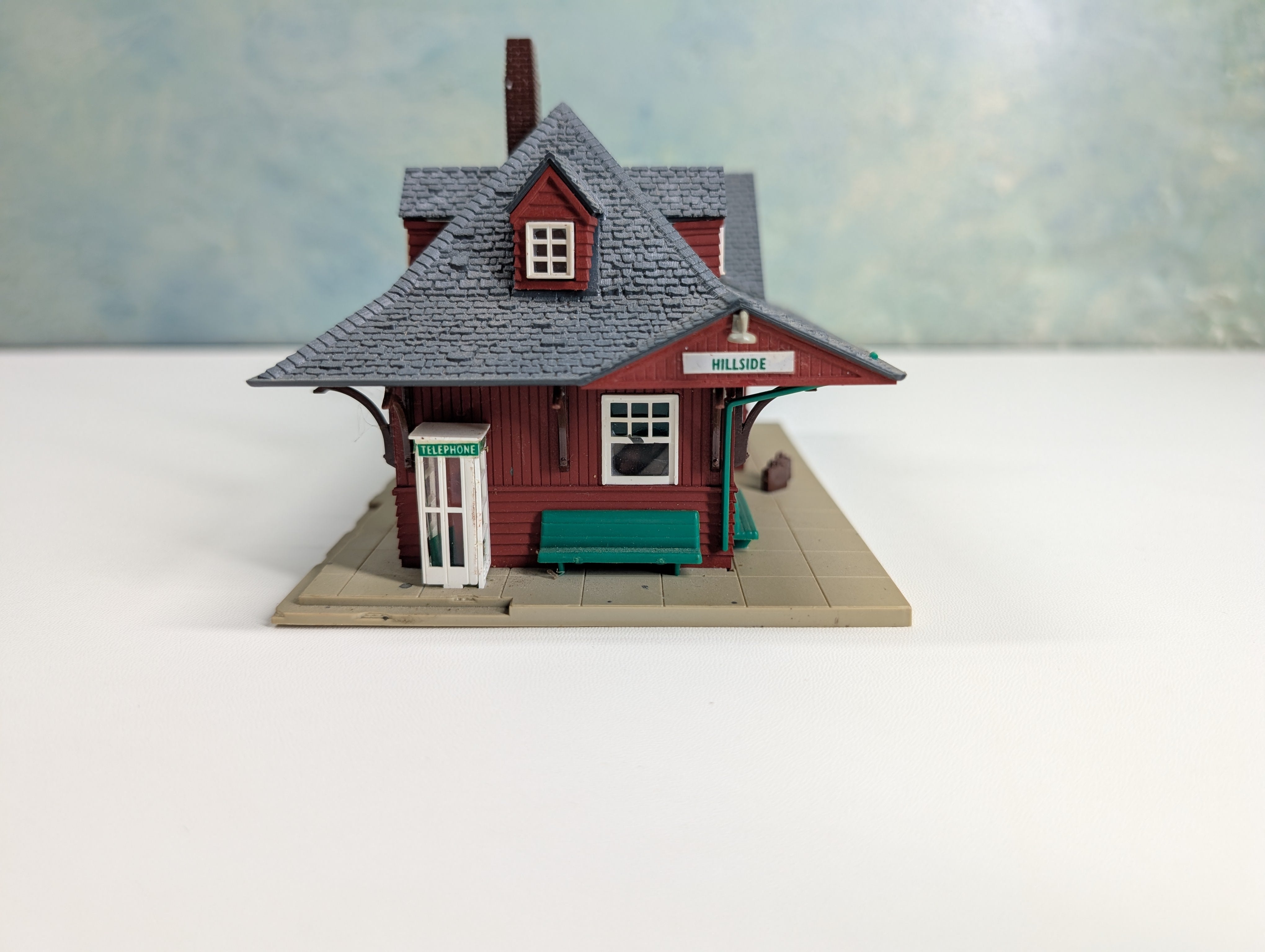 USED HO Scale Hillside Railroad Station