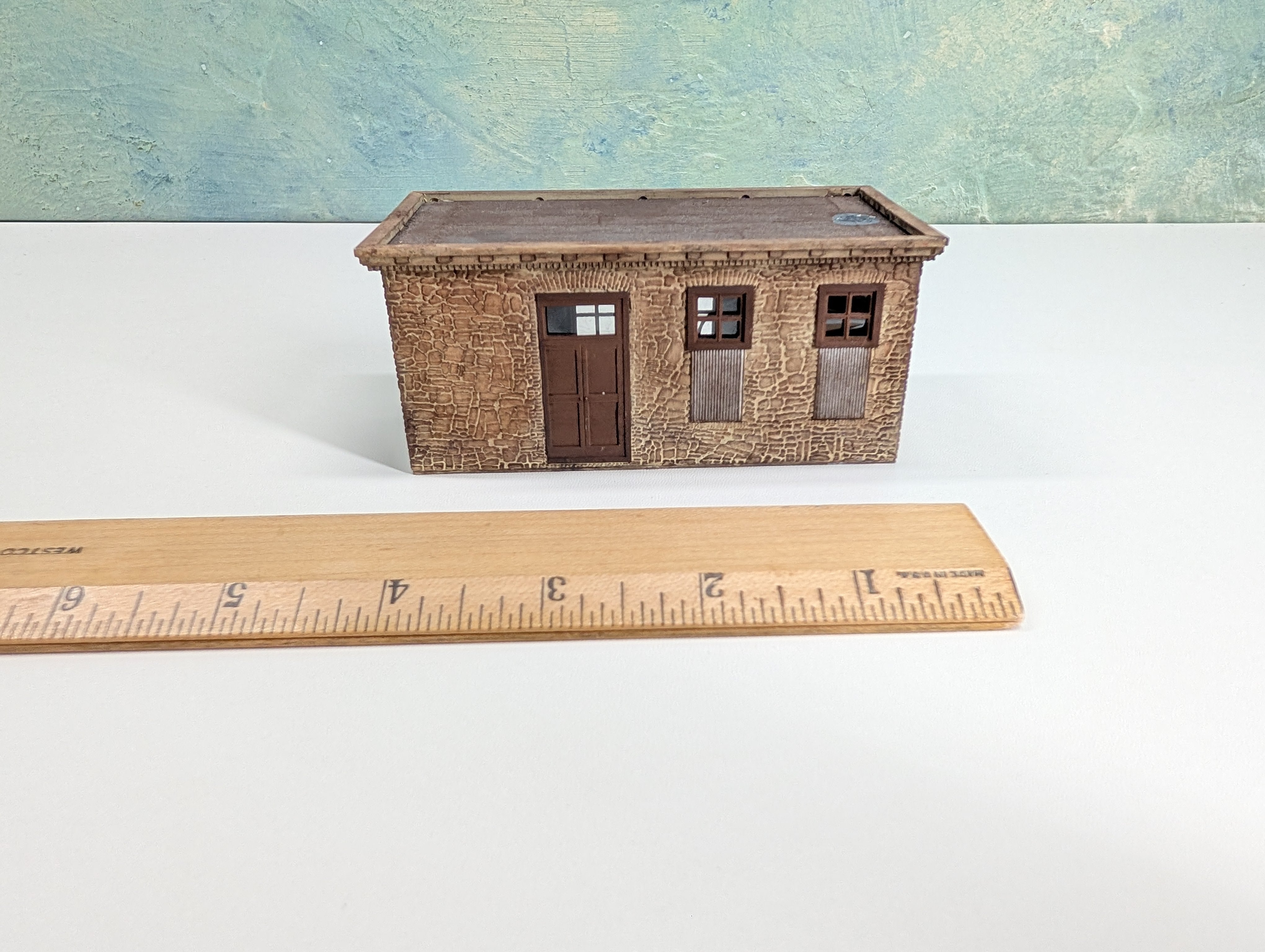 USED HO Scale Weathered Brick Storage Building