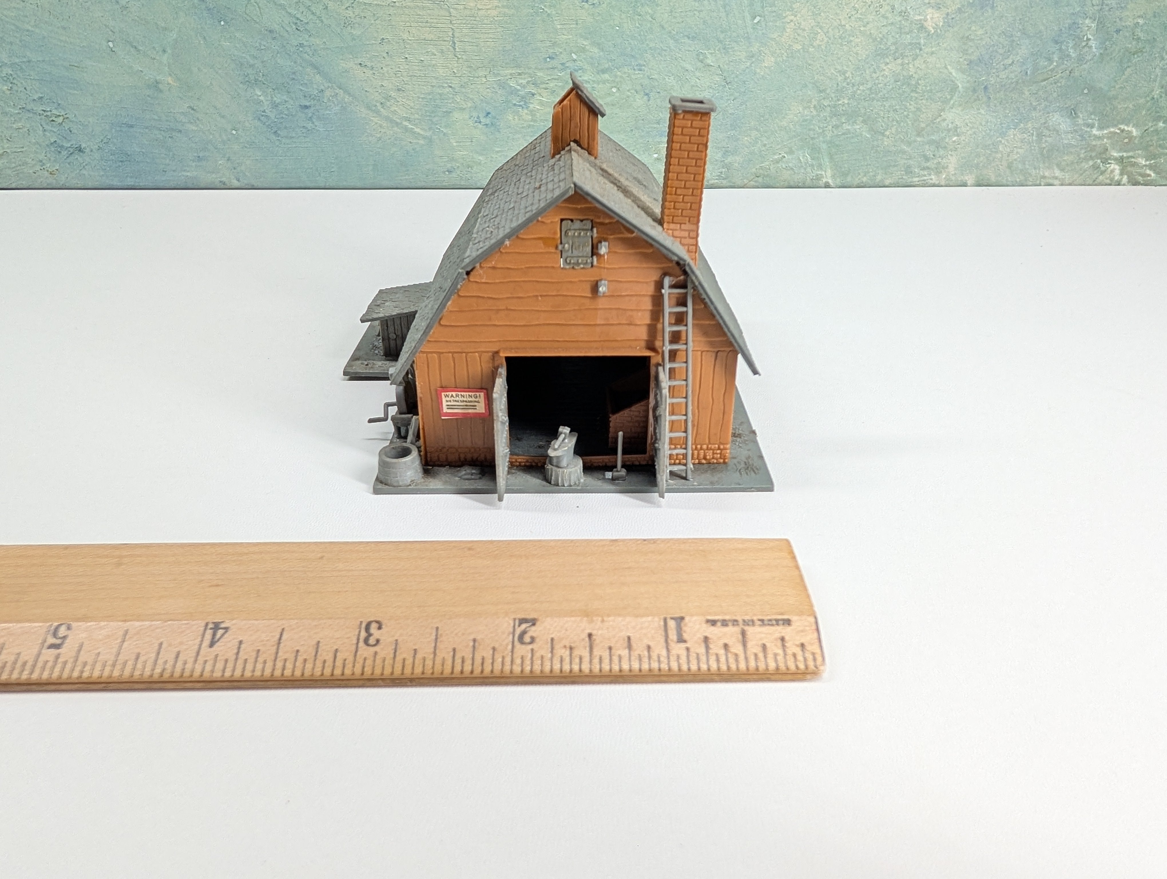USED Tyco HO Scale Old Time Blacksmith Shop