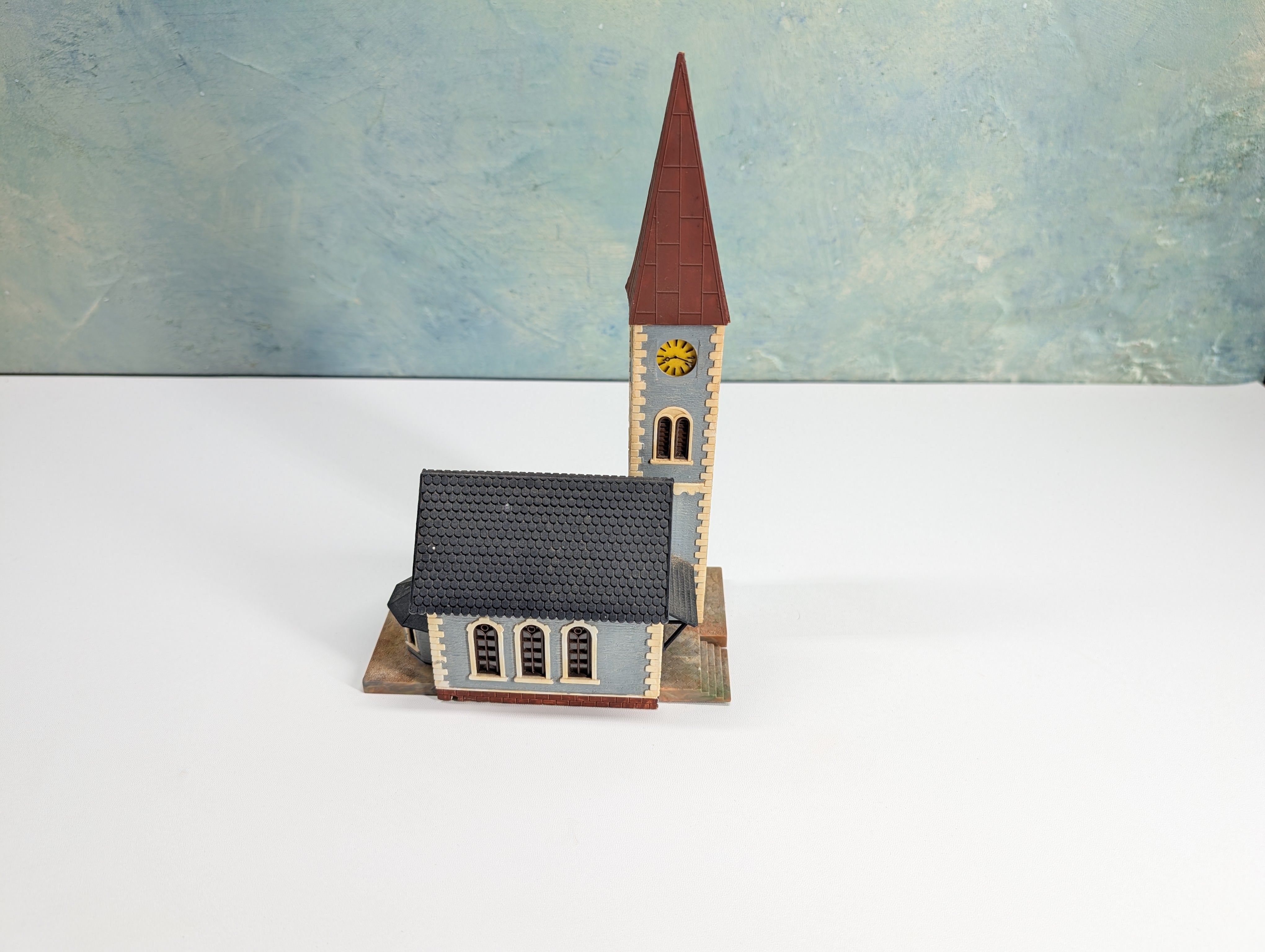 USED Faller B-238 HO Scale Village Church with Clock