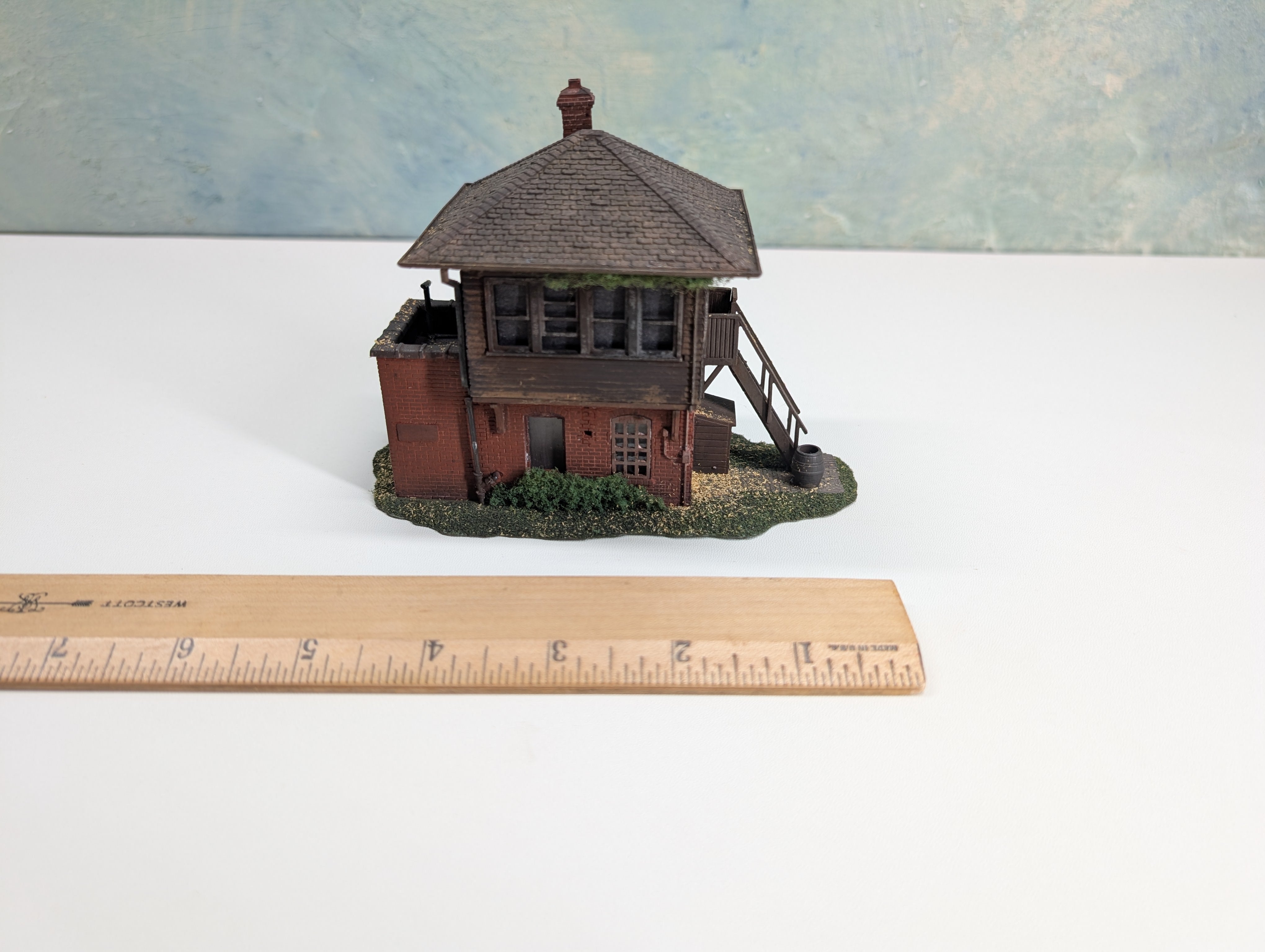 USED HO Scale Signal Tower, Weathered w/ Greenery