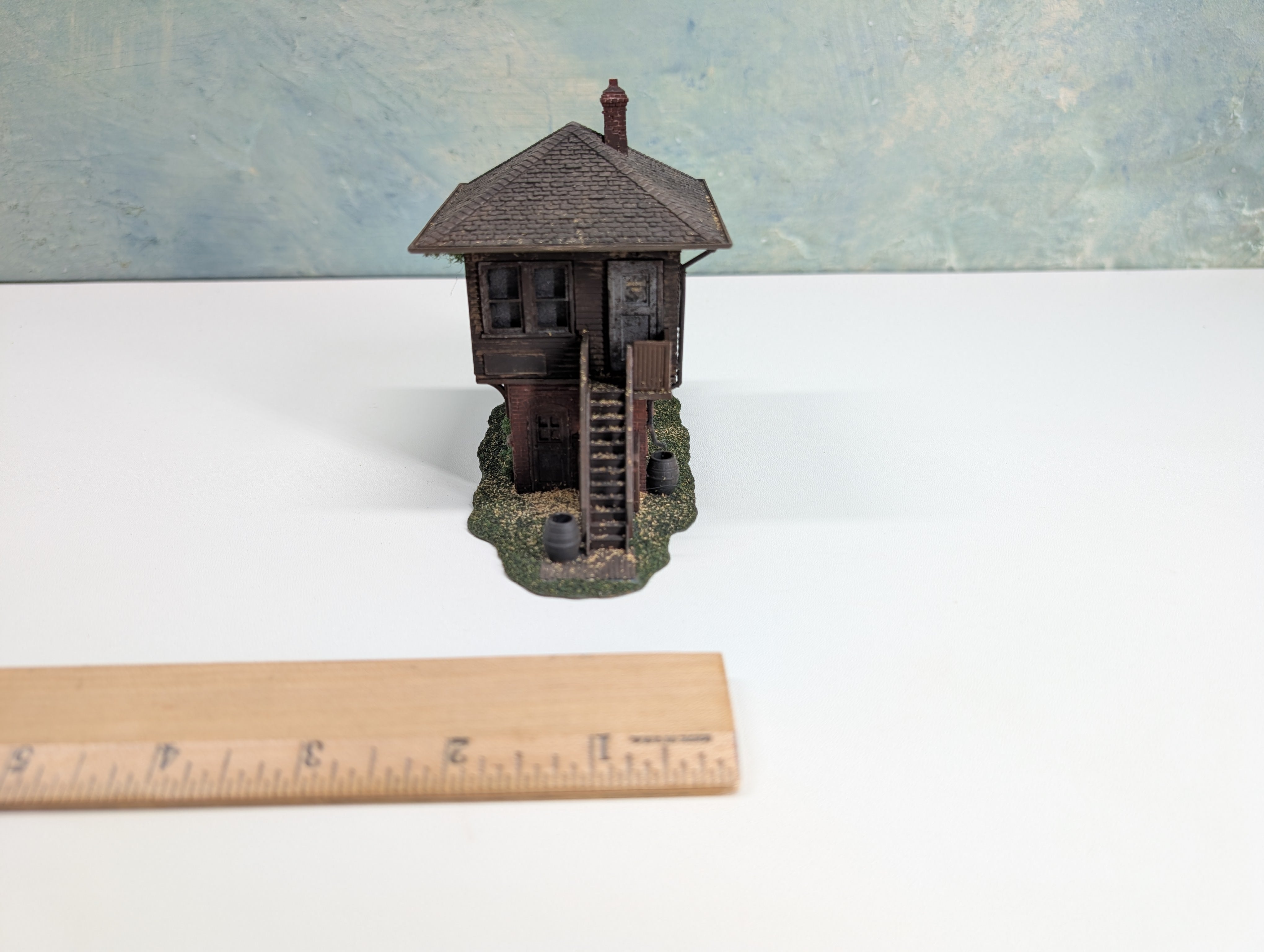 USED HO Scale Signal Tower, Weathered w/ Greenery